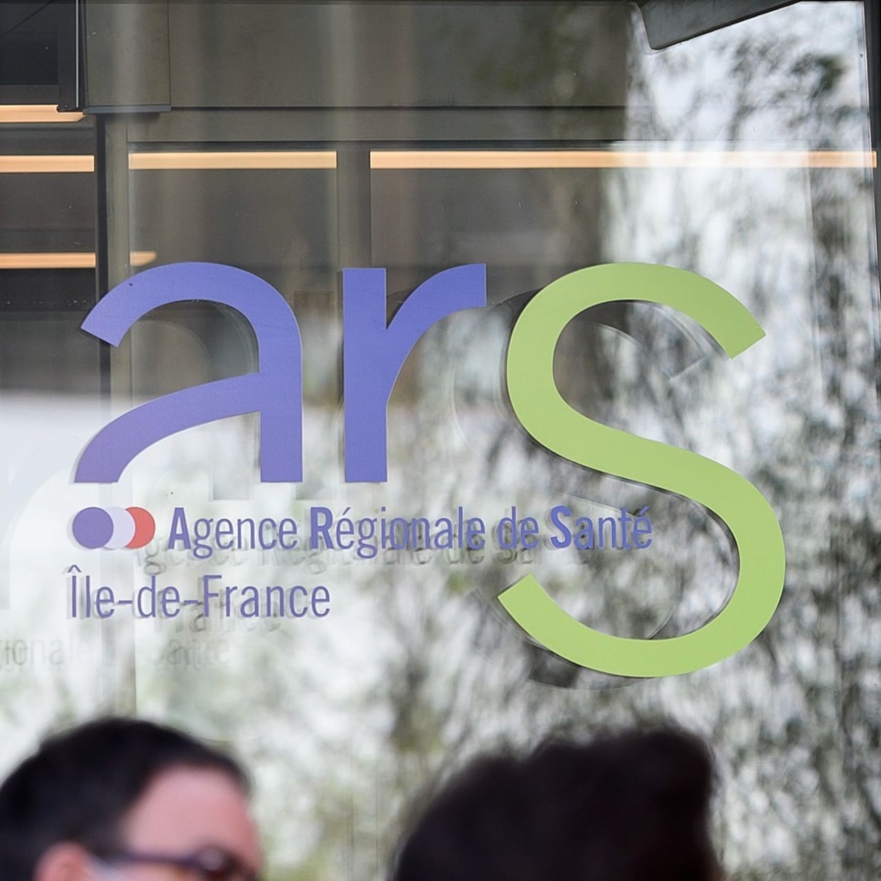 Plusieurs voix parmi les politiques militent pour un recentrage sanitaire sous l'autorité des préfets, au risque de mettre à mal "l'acteur d'une politique inclusive et coordonnée" et "doté des moyens nécessaires" que sont devenues les ARS. (Jacques Witt/Sipa)