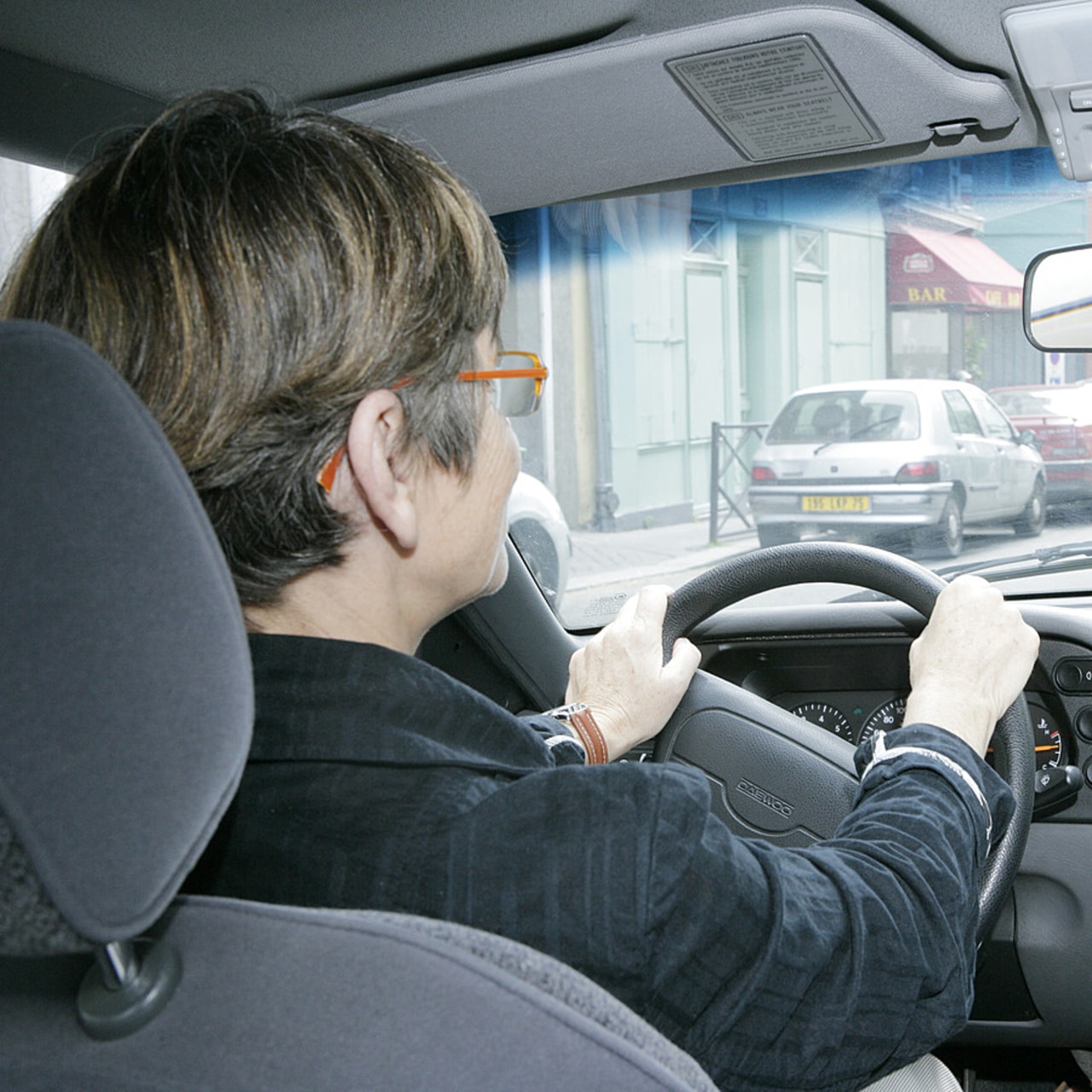 Les professionnels pourraient bénéficier de stationnements gratuits ou encore d'un accès prioritaire au carburant en période de restriction. (Bruno/Image Point FR/BSIP)