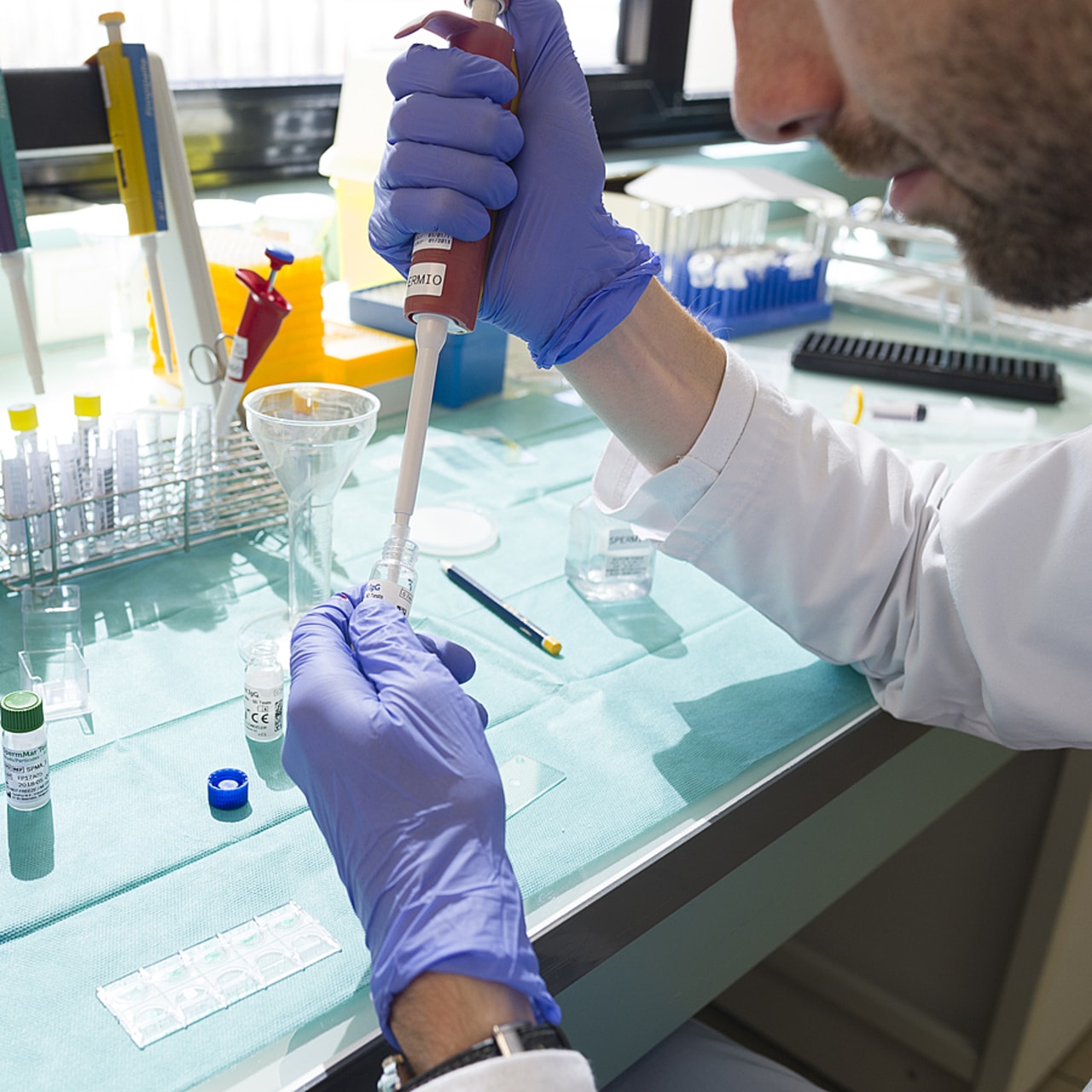 Depuis dix ans d'appels à projets de recherche en santé, 13% des recherches sélectionnées ont permis de modifier des recommandations de prise en charge des patients. (A. Noor/Image Point FR/BSIP)