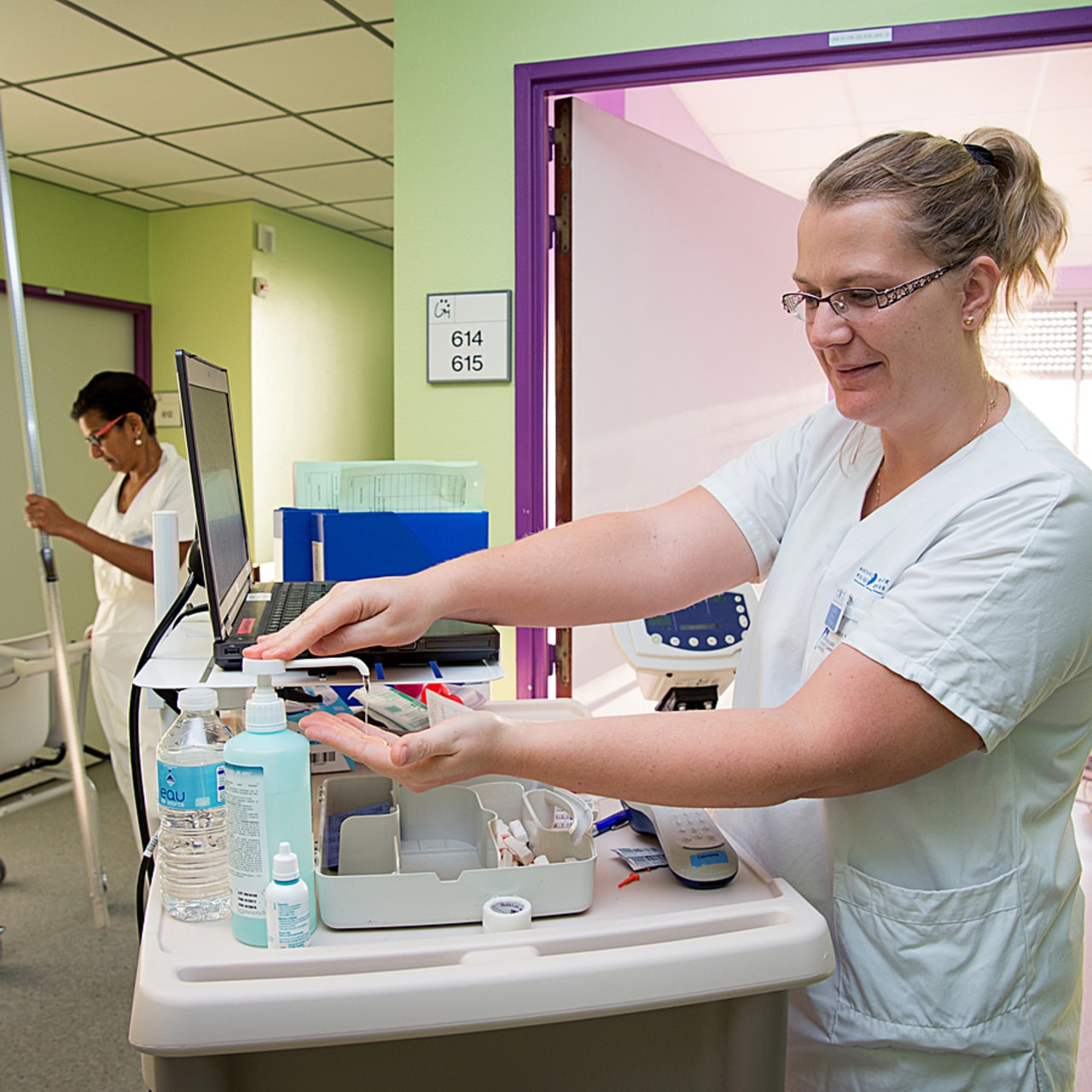 Plusieurs scénarios ont été étudiés avant de définir les seuils à atteindre des deux taux d'expérience patient en lien avec l'hygiène des mains. (Belmonte/BSIP)