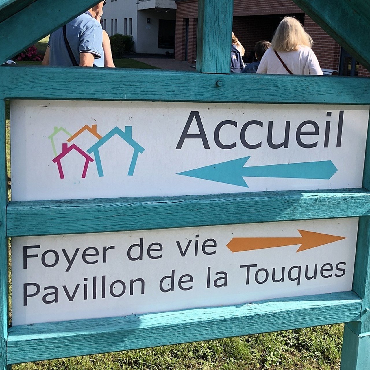 Au sein du pôle hébergement de la vallée d'Auge, les liens entre les différents services sont facilités par une proximité géographique. (Edoxie Allier/Hospimedia).