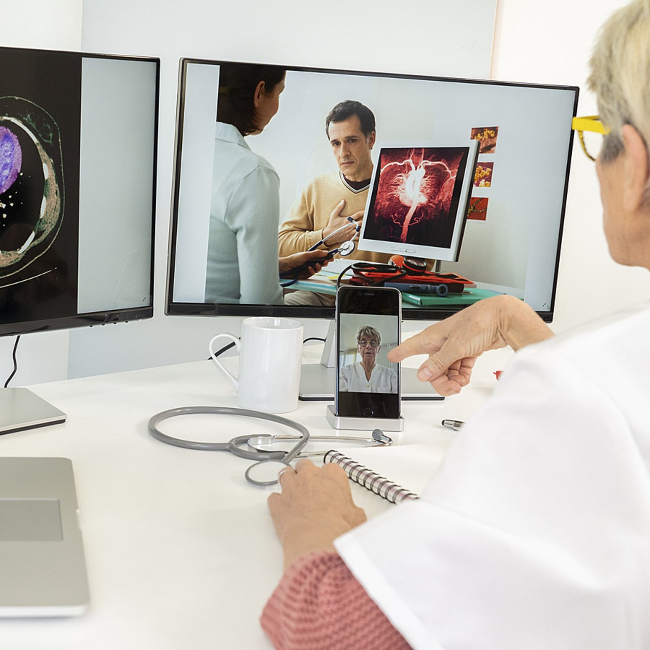 Les réflexions entamées dans le cadre des assises de la télémédecine devraient parvenir à des conclusions entre fin 2025 et début 2026. (Collanges/Image Point Fr/BSIP)