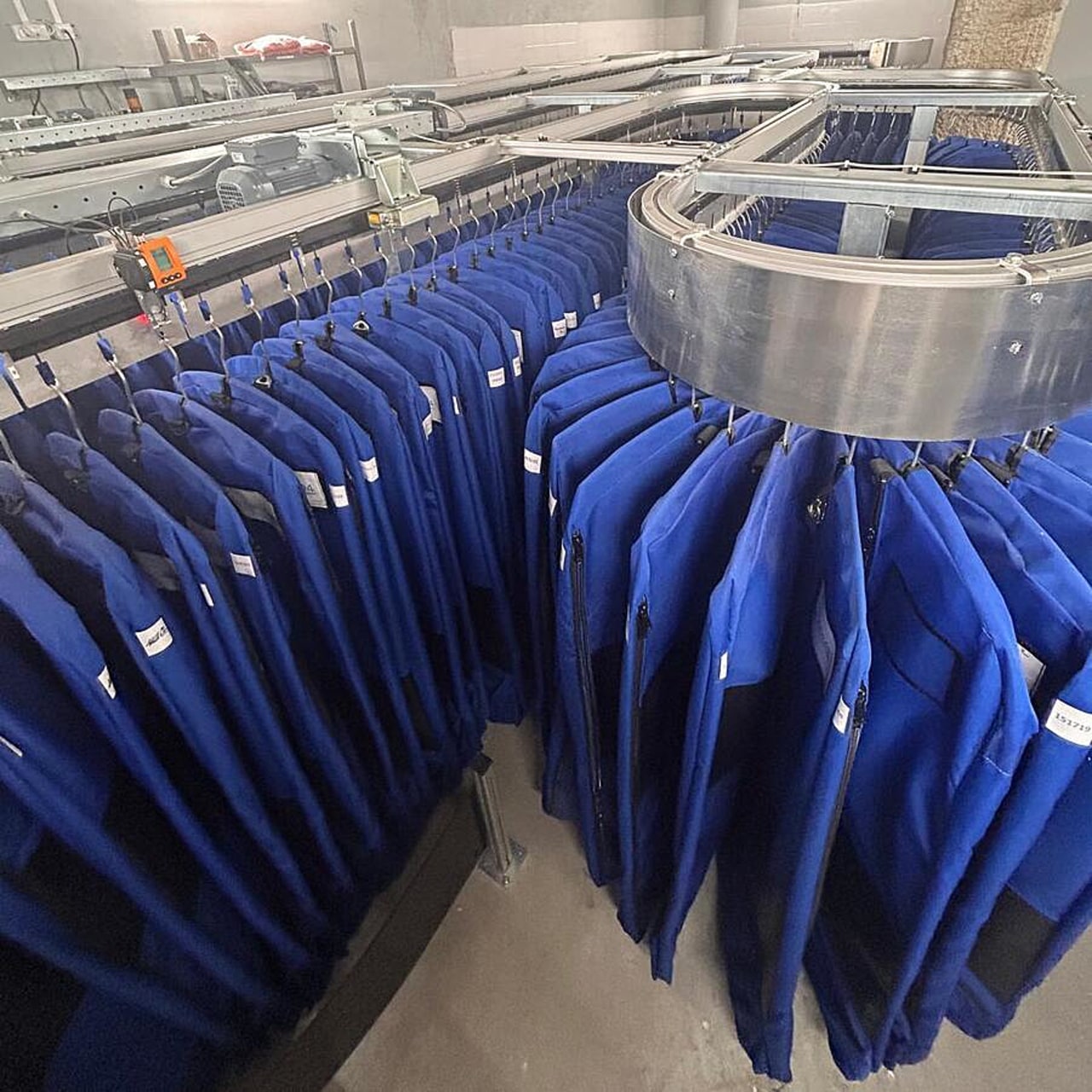 Au CH intercommunal de Villeneuve-Saint-Georges, le vestiaire automatisé a permis de faire disparaître les plus de 1 250 casiers métalliques et d'augmenter de 22% les capacités de rangements. (CHI de Villeneuve-Saint-Georges)