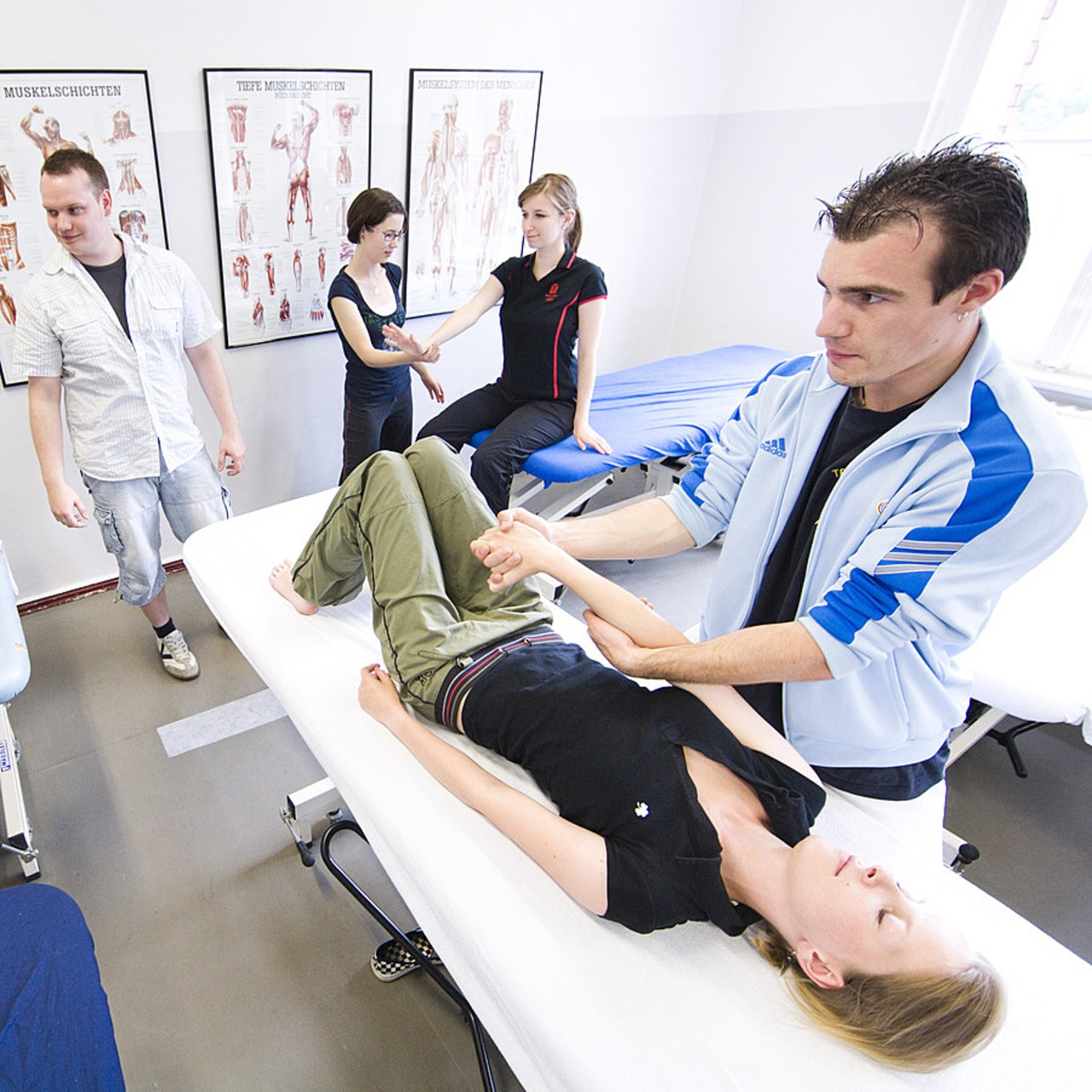 De nombreux étudiants en kinésithérapie ont des conditions de vie précaires (DPA picture alliance/ BSIP) 