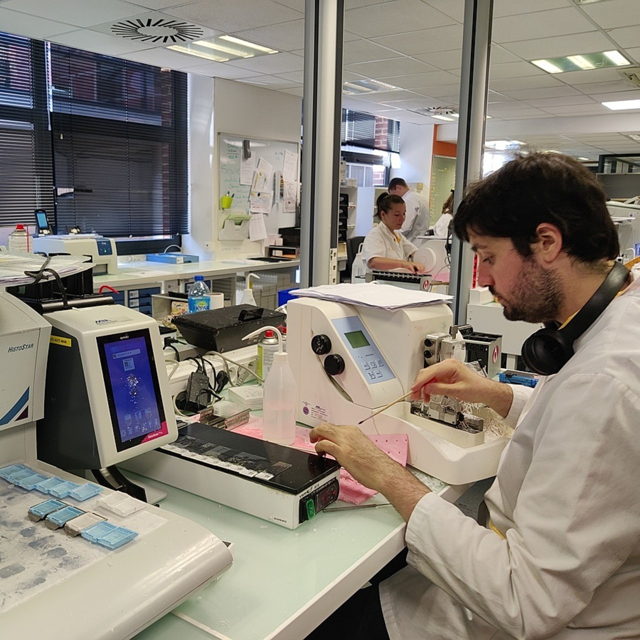 La durée moyenne entre la réunion de lancement d'un projet de numérisation et les premiers cas numérisés est de 11 mois, avec un passage au 100% numérique après 8 mois supplémentaires. (Perrine Debacker/Hospimedia)