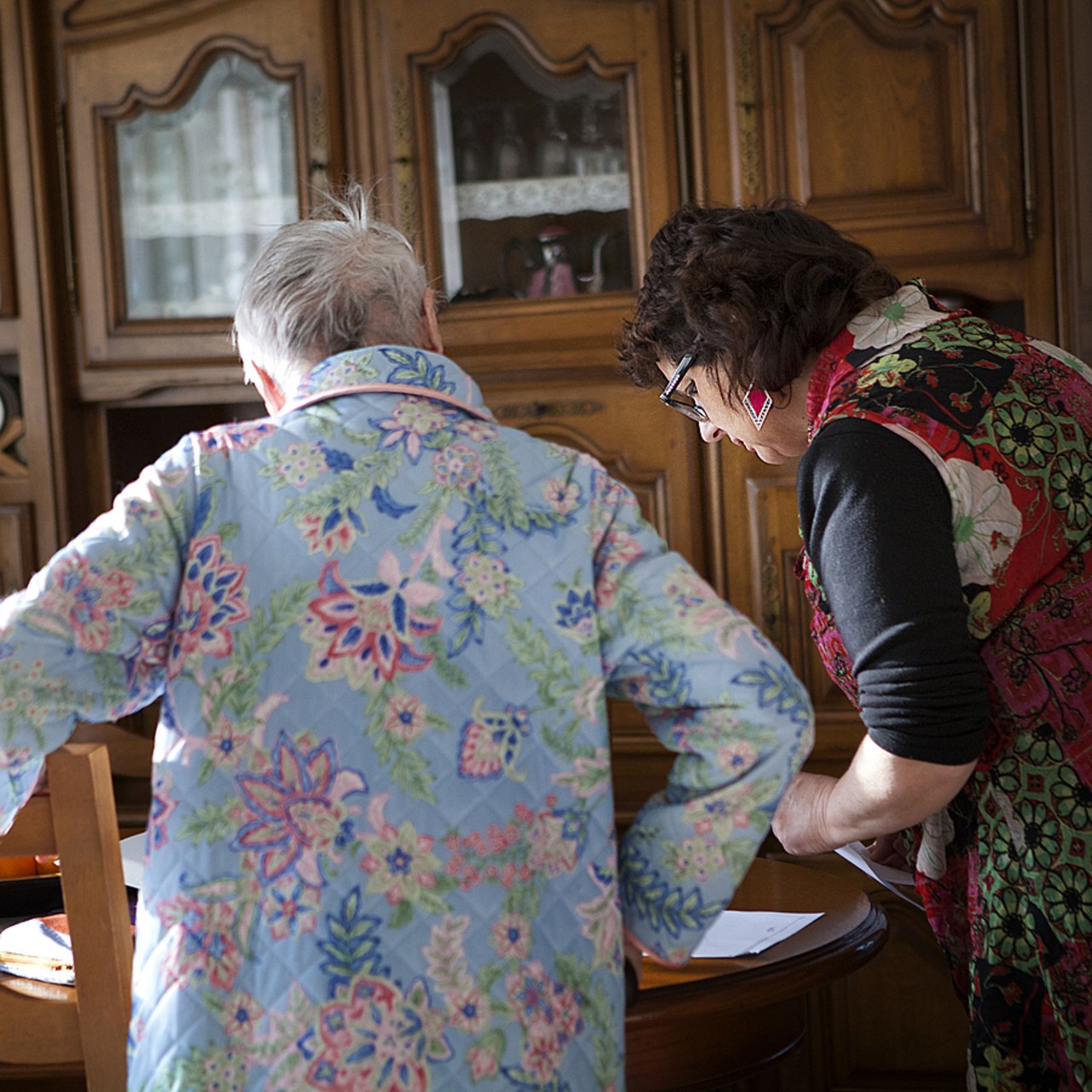 La stratégie nationale sur les maladies neurodégénératives prévoit de renforcer la prise en charge domiciliaire. (Amélie Benoist/Image point FR/BSIP)