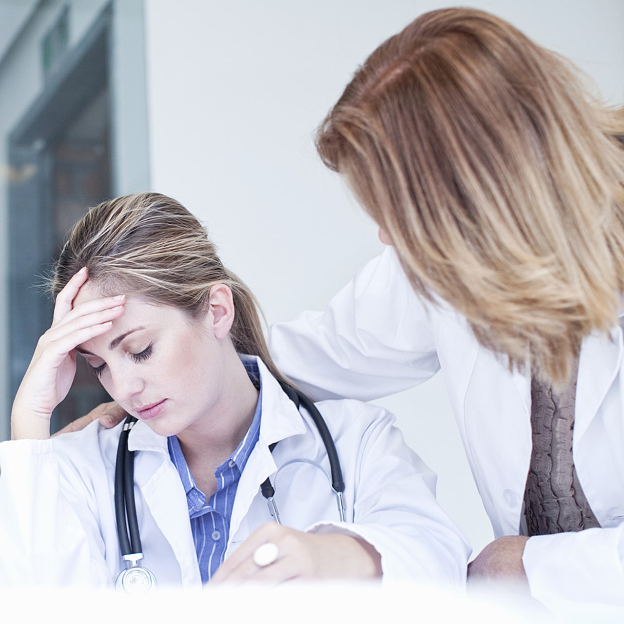 Malgré la multiplication des dispositifs d'accompagnement des violences, bâtir un environnement sûr et soutenant reste compliqué. (Cultura/Image source/BSIP)