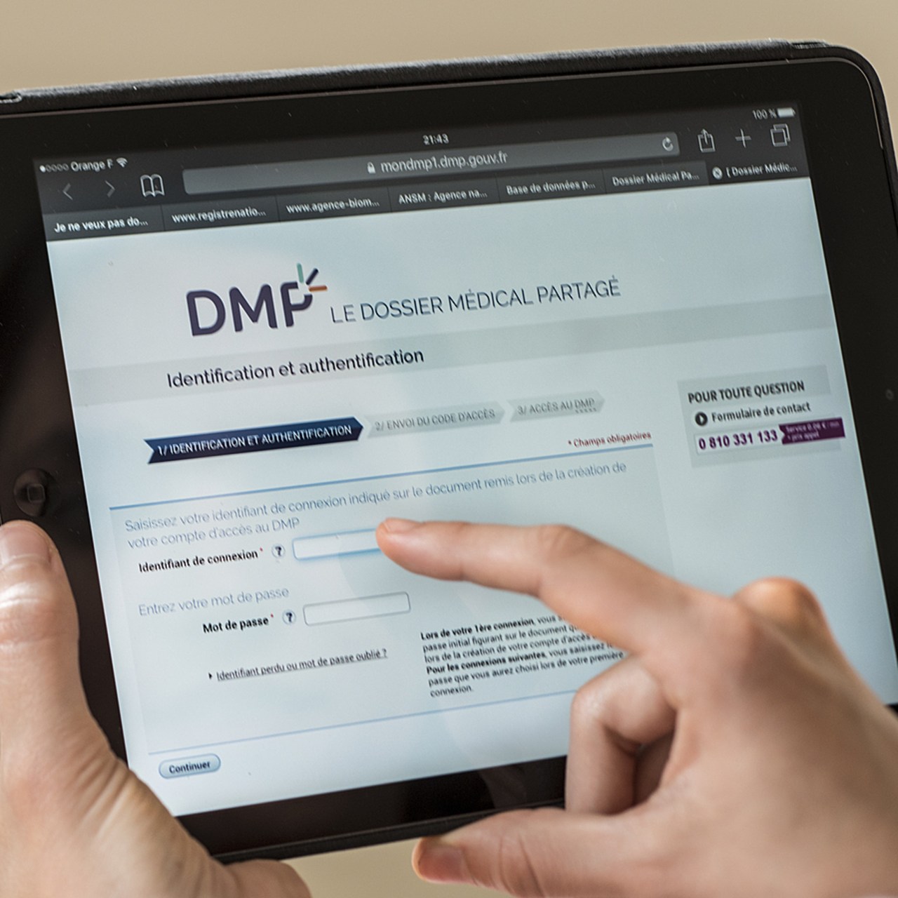 50% du financement versé dans le cadre du programme ESMS numérique est conditionné à l'atteinte de cibles d'usages concernant les services socles que sont l'INS, le DMP ou encore la messagerie sécurisée de santé. (Furgolle/Image Point FR/BSIP)