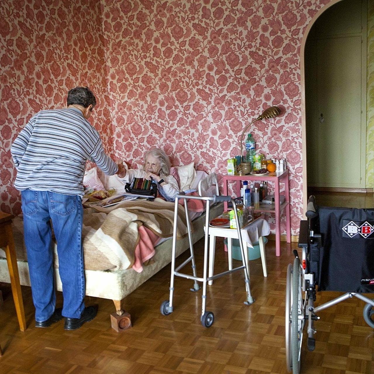 La dernière enquête flash de la Fnadepa révèle que plus de la moitié des établissements et services interrogés font face à un manque de personnel. (Amélie Benoist/Image Point FR/BSIP)