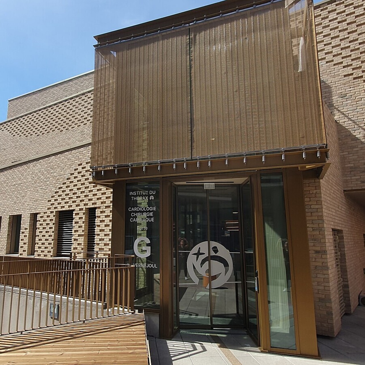 Le bâtiment inauguré début décembre à l'Hôpital Saint-Joseph de Marseille héberge notamment sept nouvelles salles opératoires et des espaces de consultations pour différentes spécialités. (Hôpital Saint-Joseph)