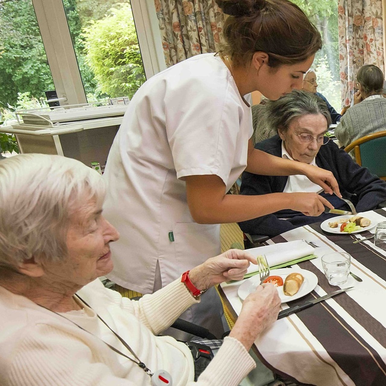 L'UD2MS et Nutrisens livrent une feuille de route en dix points pour réinventer l'alimentation en Ehpad. (Astier/BSIP)