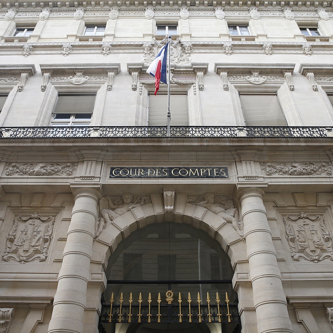 La Cour des comptes a estimé que l'ARS n'est fondée "ni à intervenir directement dans la direction d'un établissement public de santé, ni à plus forte raison habilitée à engager des dépenses en lieu et place de cet établissement. (Godong/BSIP)