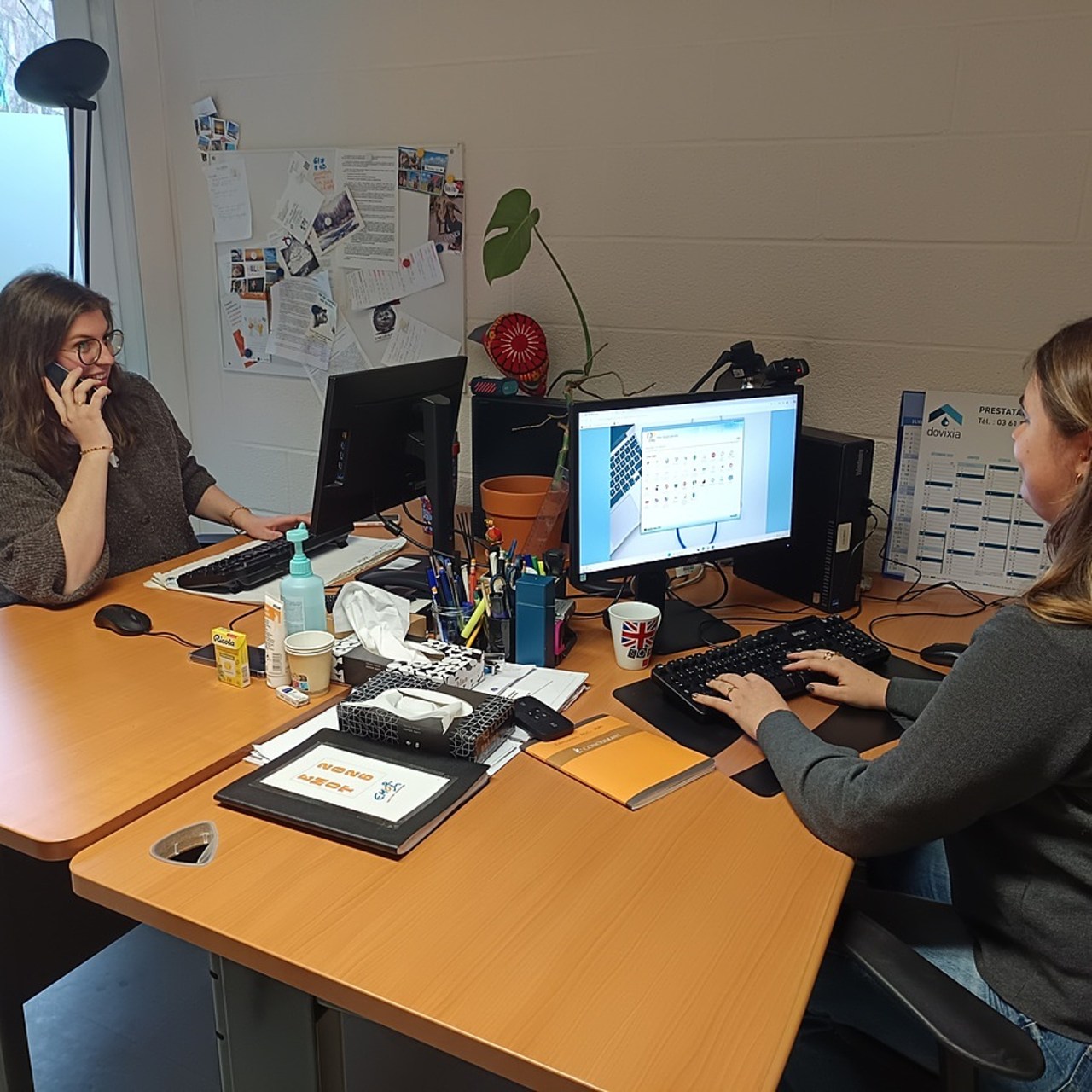 Dans les Emot, les professionnels de santé et du social travaillent ensemble avec, dans une certaine mesure, des transferts de compétences. (Marie Sénéchal/Hospimedia)