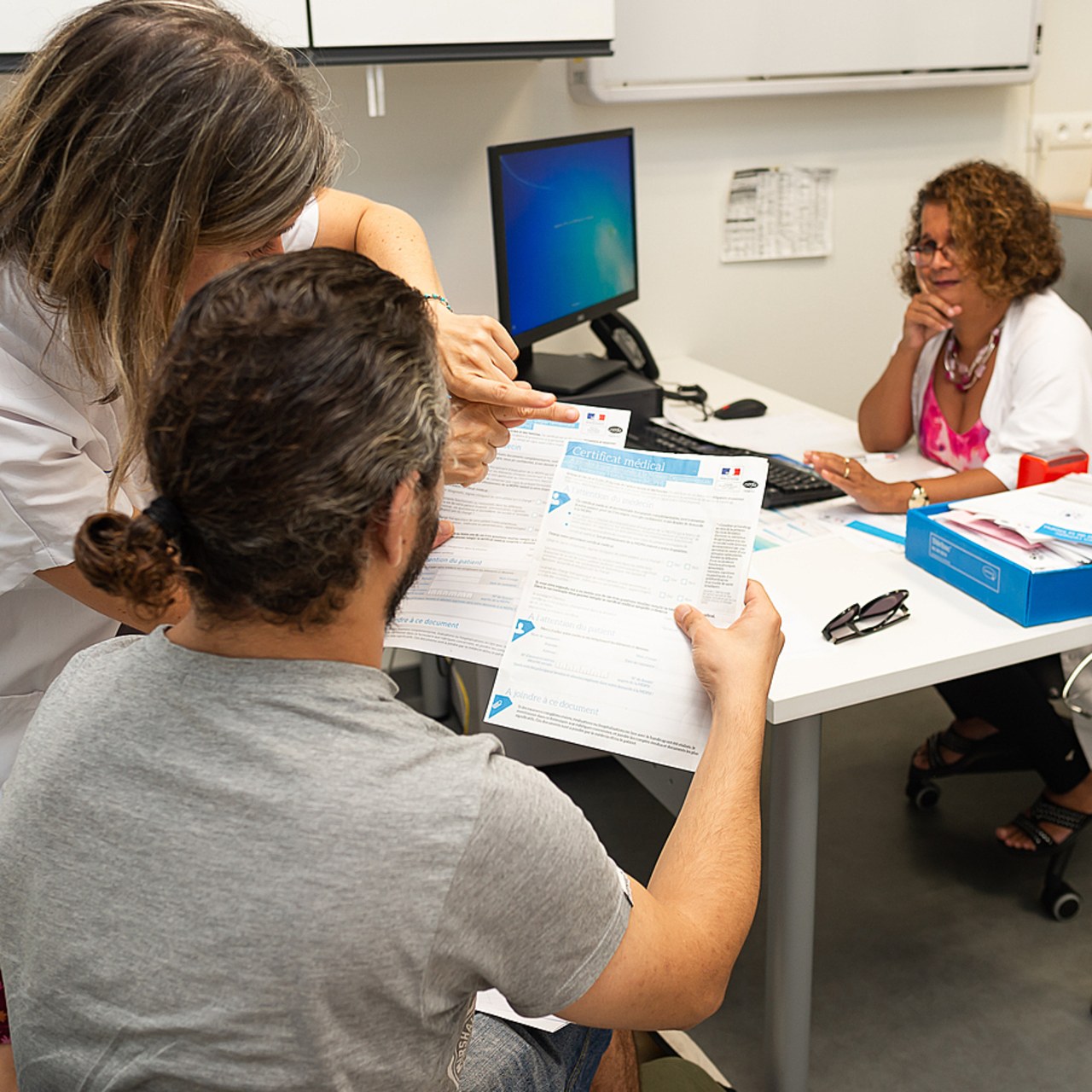 Dans le cadre de la transformation de l'offre médico-sociale, il est préconisé de passer à une logique d'offre de services coordonnés. L'Anap dévoile ses conseils pour la mettre en place. (A. Noor/Image Point FR/BSIP)