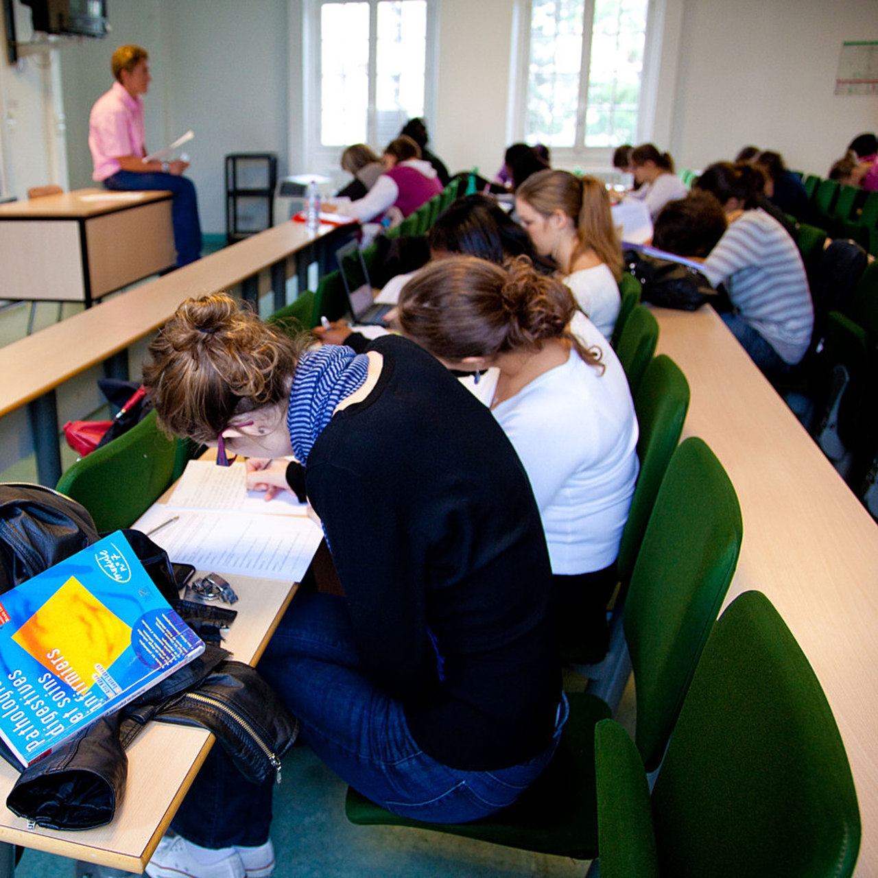 Très attendus par la profession, arrêté et décret relatifs à la formation infirmière sont parus ce 25 février. (APHP-PSL-Garo/Phanie)