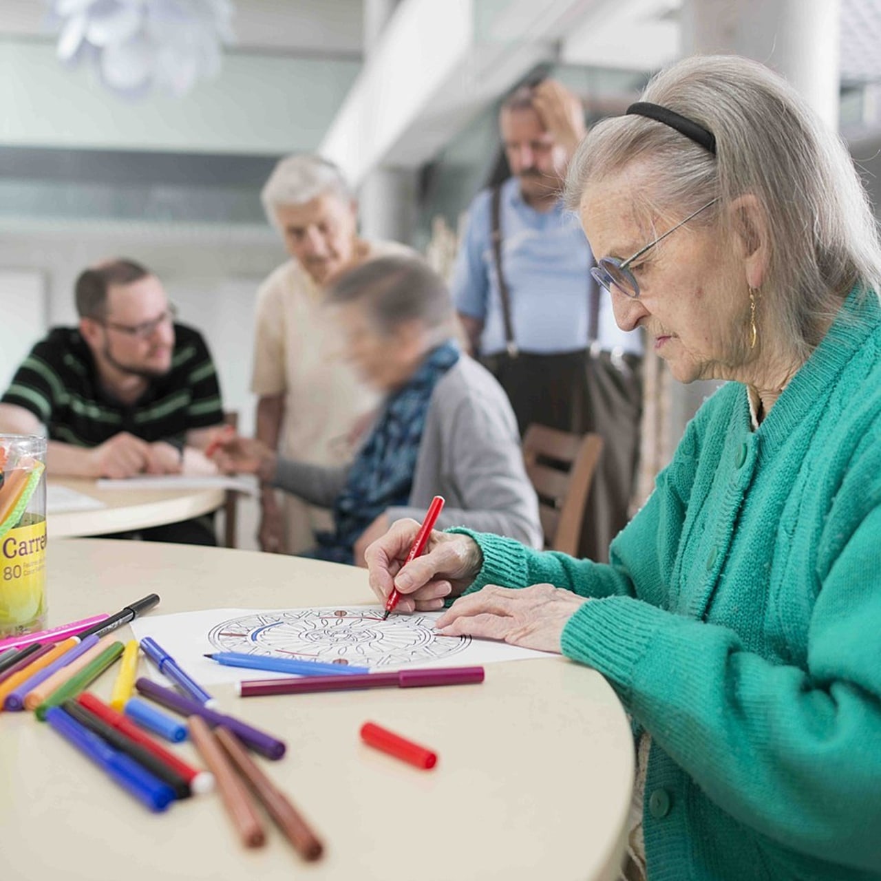 Les Ehpad sont le siège d'associations qui veulent protéger les intérêts des résidents et leur proposer des activités culturelles. (Astier/BSIP)