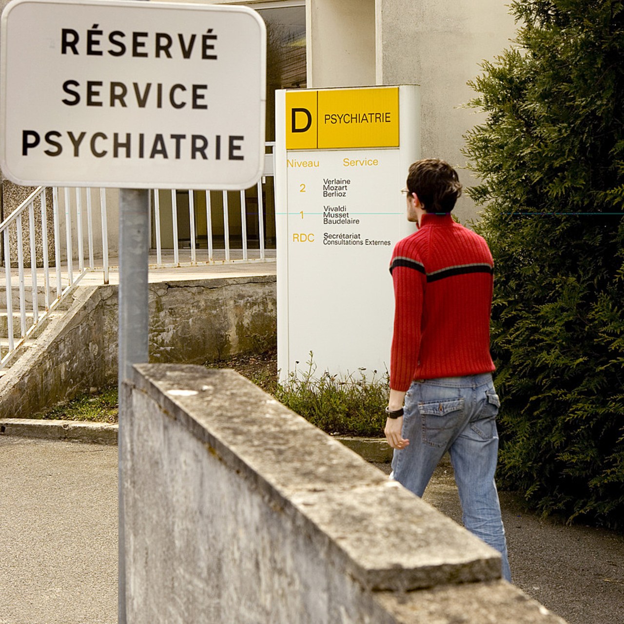 Les acteurs de la psychiatrie réfléchissent aux moyens de poursuivre au mieux leurs missions de service public tout en faisant face à des contraintes fortes. De nouvelles organisations se mettent en place, questionnant parfois la sectorisation et ses principes.(Bruno/Image Point FR/BSIP)