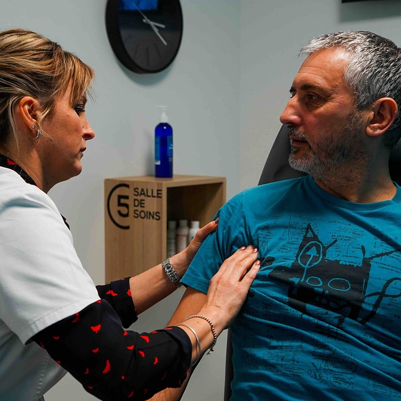 Certains masseurs-kinésithérapeutes hésitent encore à expérimenter l'accès direct. (Trémelet/Image Point FR/BSIP)