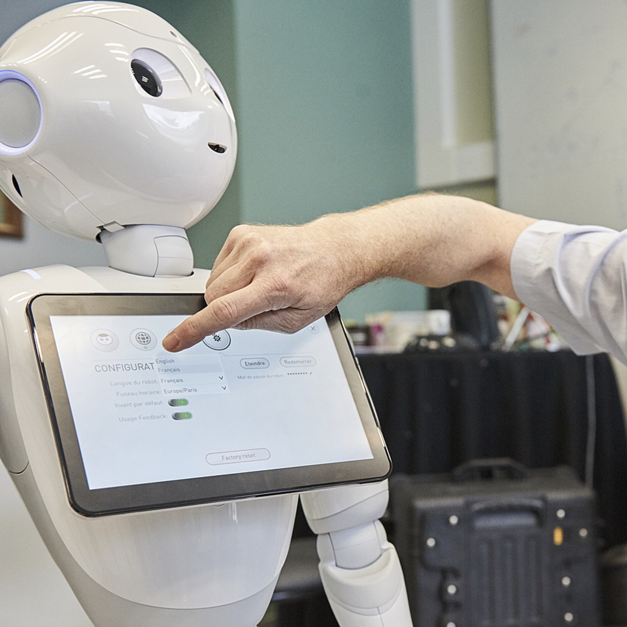 L'acceptation de robots dans les métiers du care pour s'occuper des humains ne semble pas être pour demain. (Marie Bienaimé/Image Point FR/BSIP)