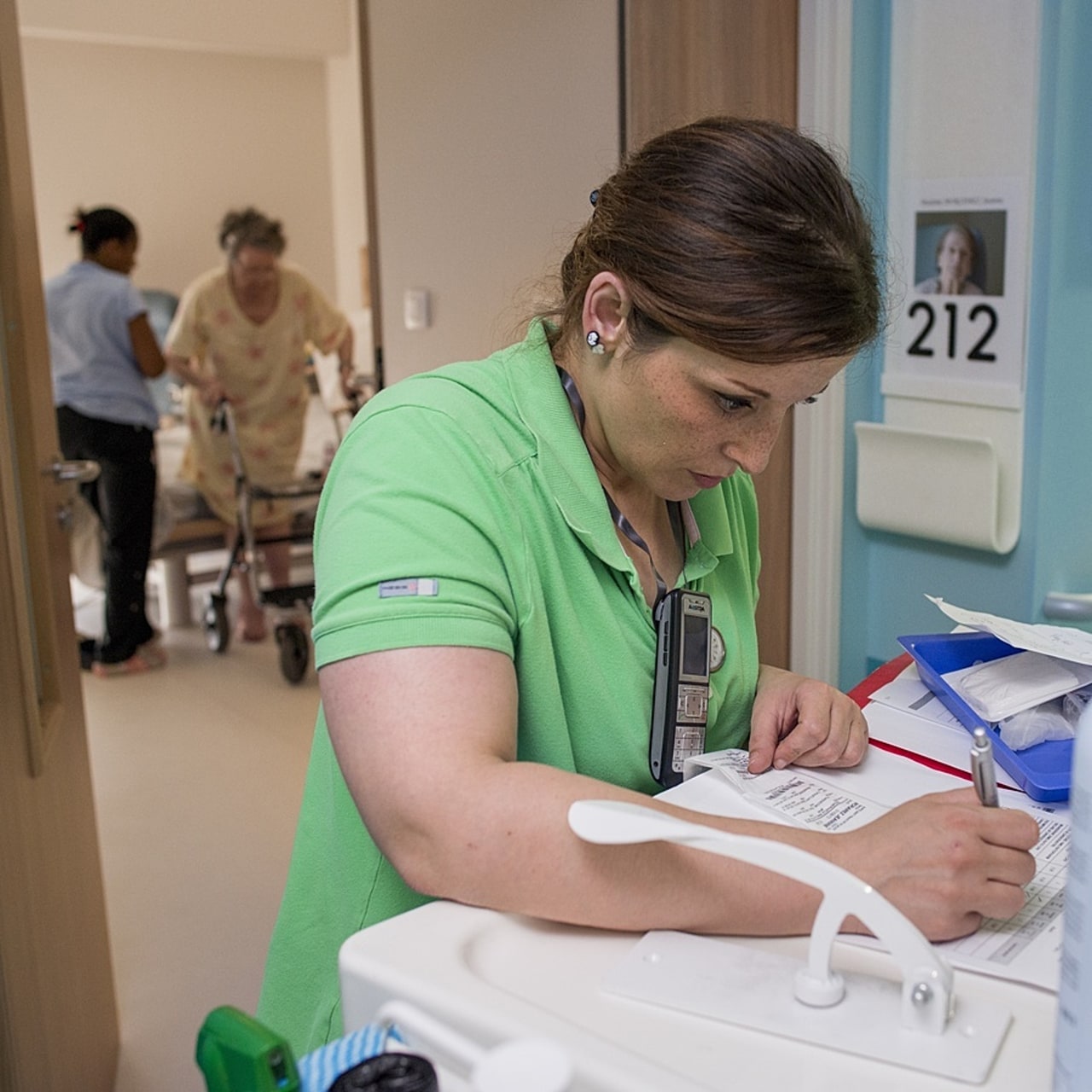 Les primes Ségur ont été créées pour valoriser les personnels soignants notamment dans les établissements médico-sociaux comme les Ehpad. (Astier/BSIP)