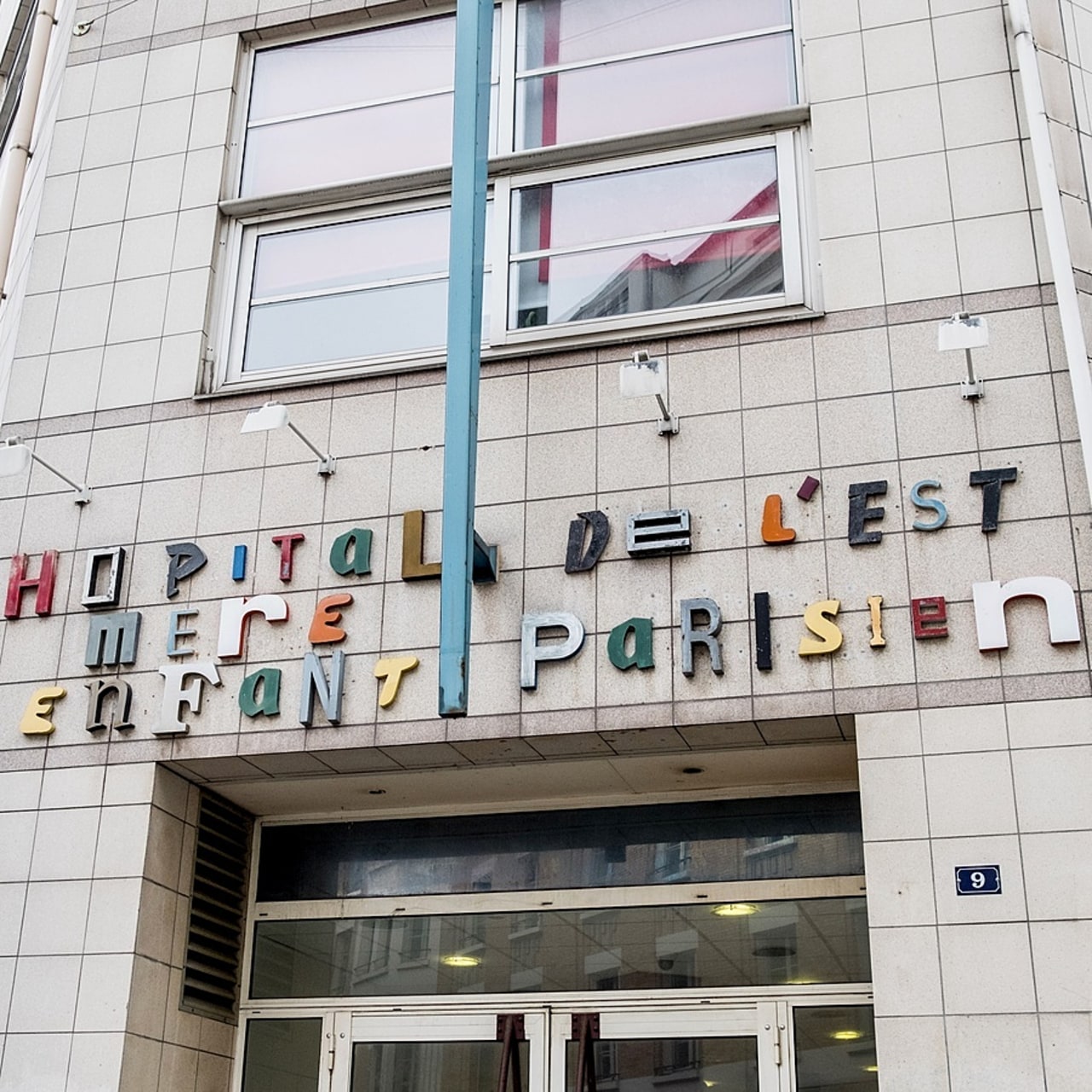 L'hôpital mère-enfant de l'Est-parisien accompagne les mères en difficultés psychiques et leur enfant en hospitalisation complète ou en accueil de jour. Comme pour la soixantaine de structures gérées par la fondation Œuvre de la Croix-Saint-Simon, un plan de cession globale se profile d'ici l'automne. (Garo/Phanie)