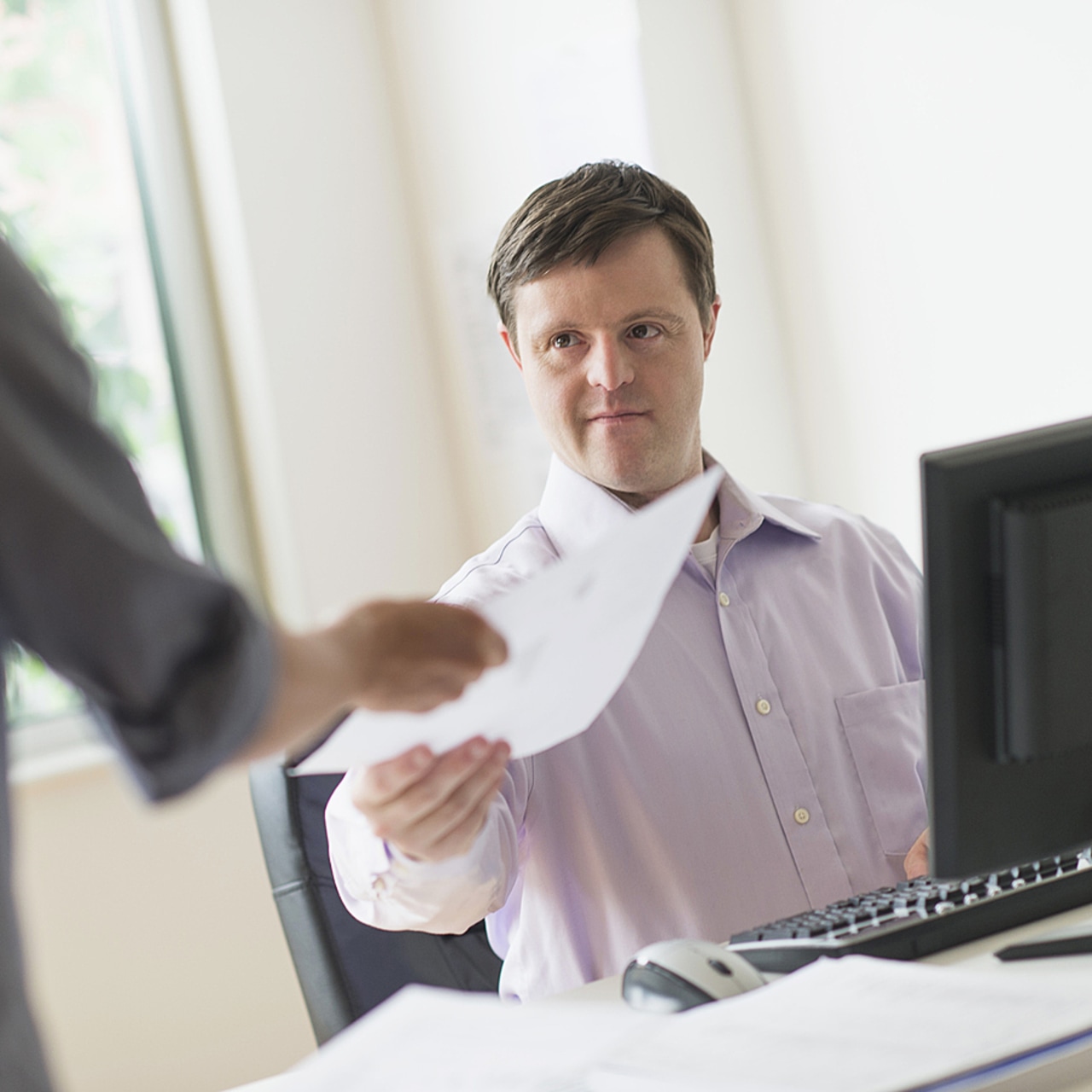 Longtemps attendu, un projet d'arrêté précisant les modalités du carnet de parcours et de compétences en Esat a été examiné par le CNCPH. L'instance a rendu un avis favorable mais apporte toutefois quelques réserves. (Tetra/BSIP)