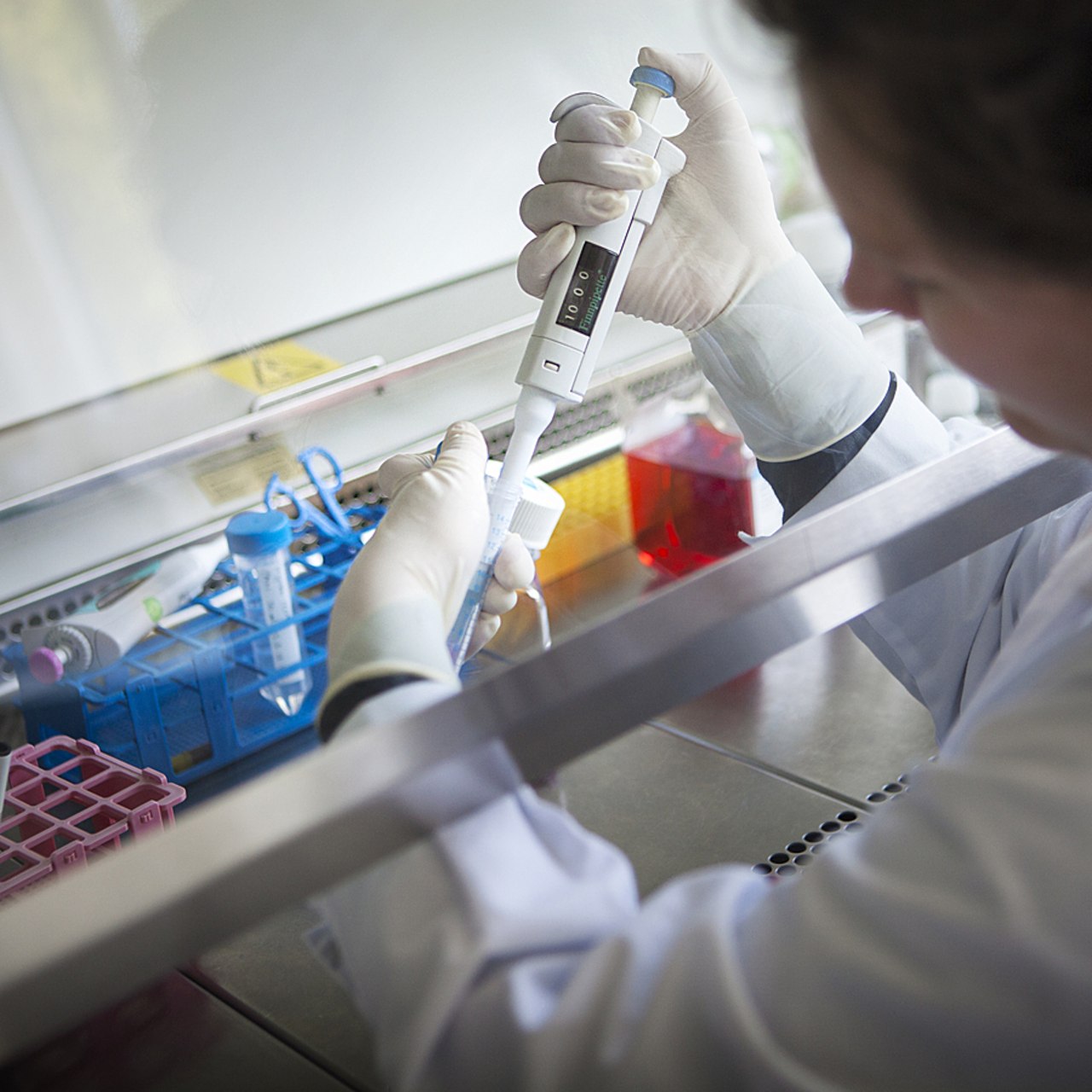 Meilleur accès au marché, harmonisation réglementaire, accélération des procédures d'essais cliniques… Le texte initial du Biotech act, actuellement en discussion, est ambitieux. (Amélie Benoits. Image Point FR/BSIP)