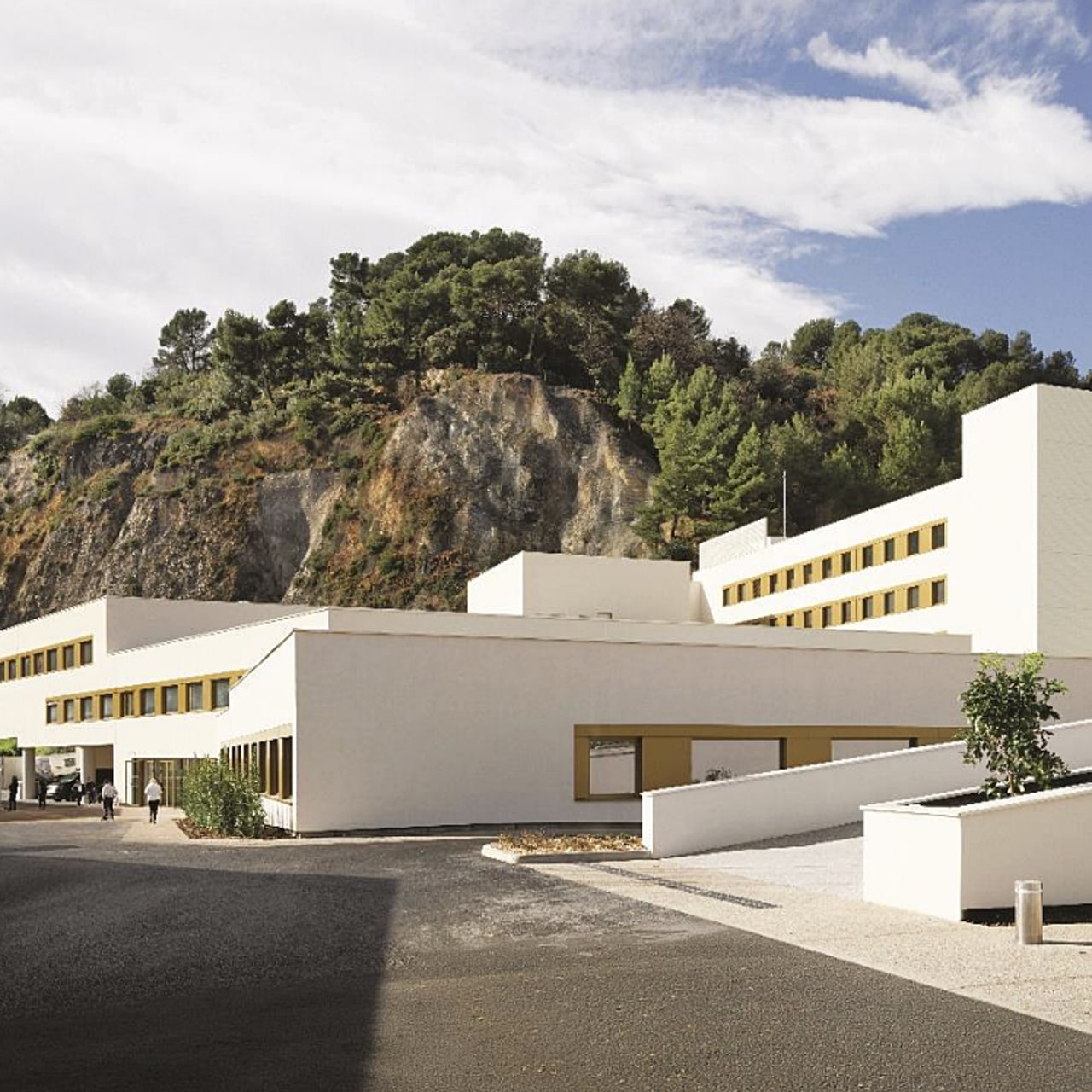 La première tranche de la reconstruction du CH Sainte-Marie à Nice est achevée. Le déménagement des unités de psychiatrie vers ces nouveaux bâtiments s'est opéré de manière progressive au mois de mars. (AHSM/Takuji Shimmura)