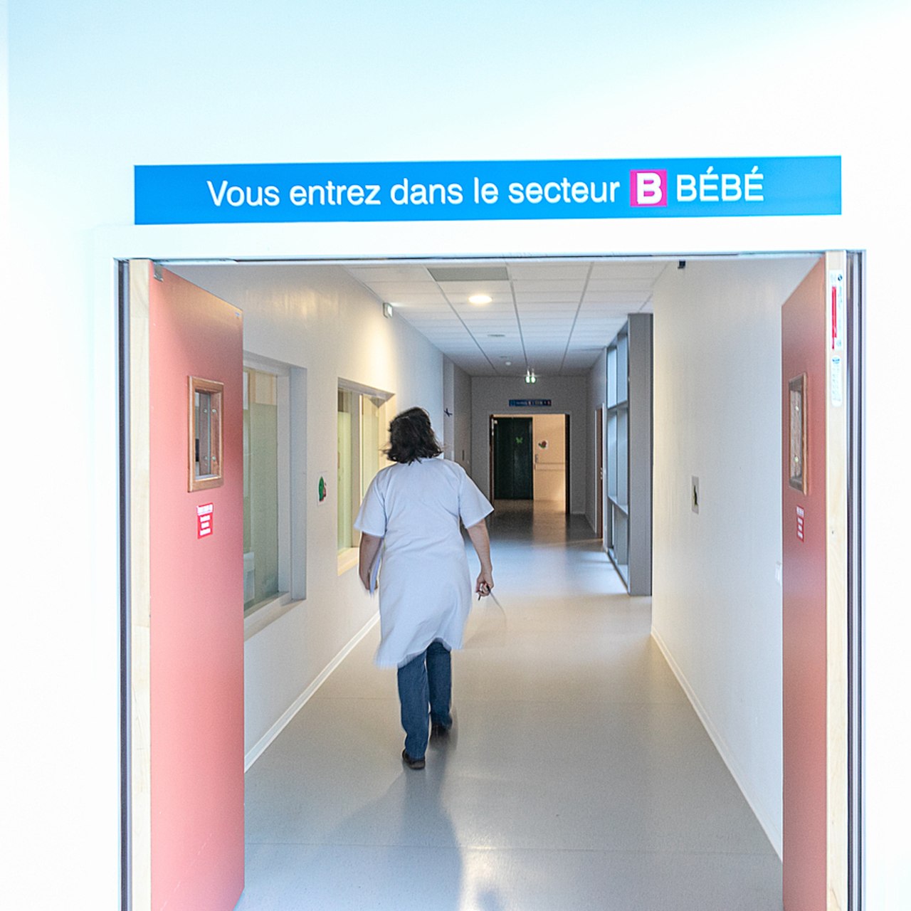 La baisse régulière de la natalité entraîne un double effet au Havre. La maternité publique est en capacité d'absorber un surplus d'activité dû à la fermeture de la maternité privée. (Humbert/Image point FR/BSIP)