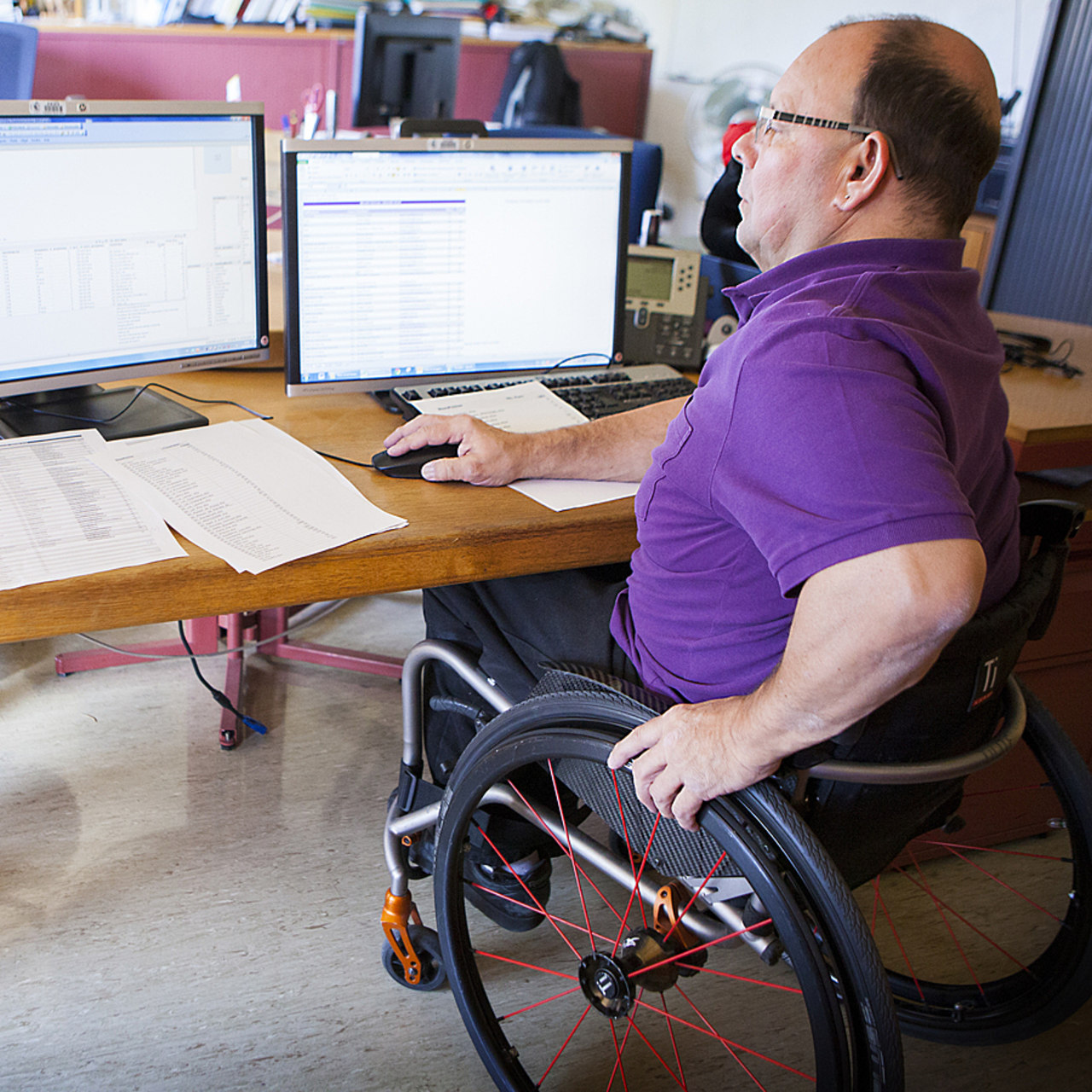 Un plan interministériel a été dévoilé courant mars. Il s'articule autour de six axes majeurs, et entend améliorer le recrutement et le maintien en emploi de personnes en situation de handicap. (Amélie Benoist/Image Point FR/BSIP)