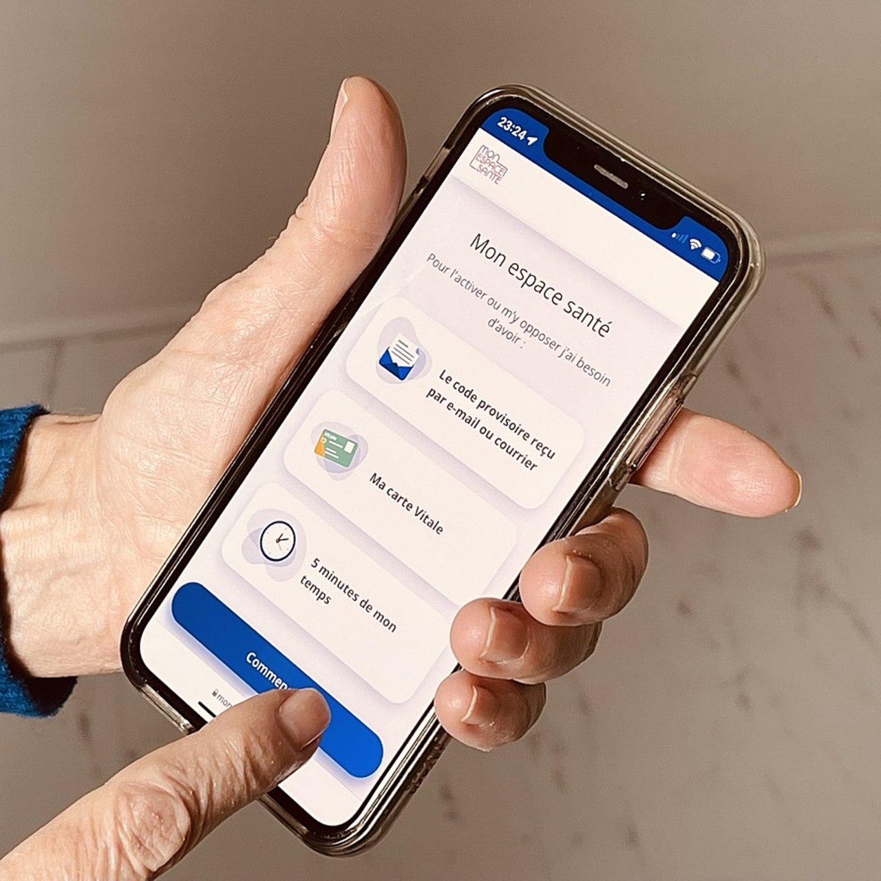 Mon espace santé va enfin s'ouvrir aux aidants. Ce déploiement sera accompagné par la DNS. (LPN/Image Point FR/BSIP)