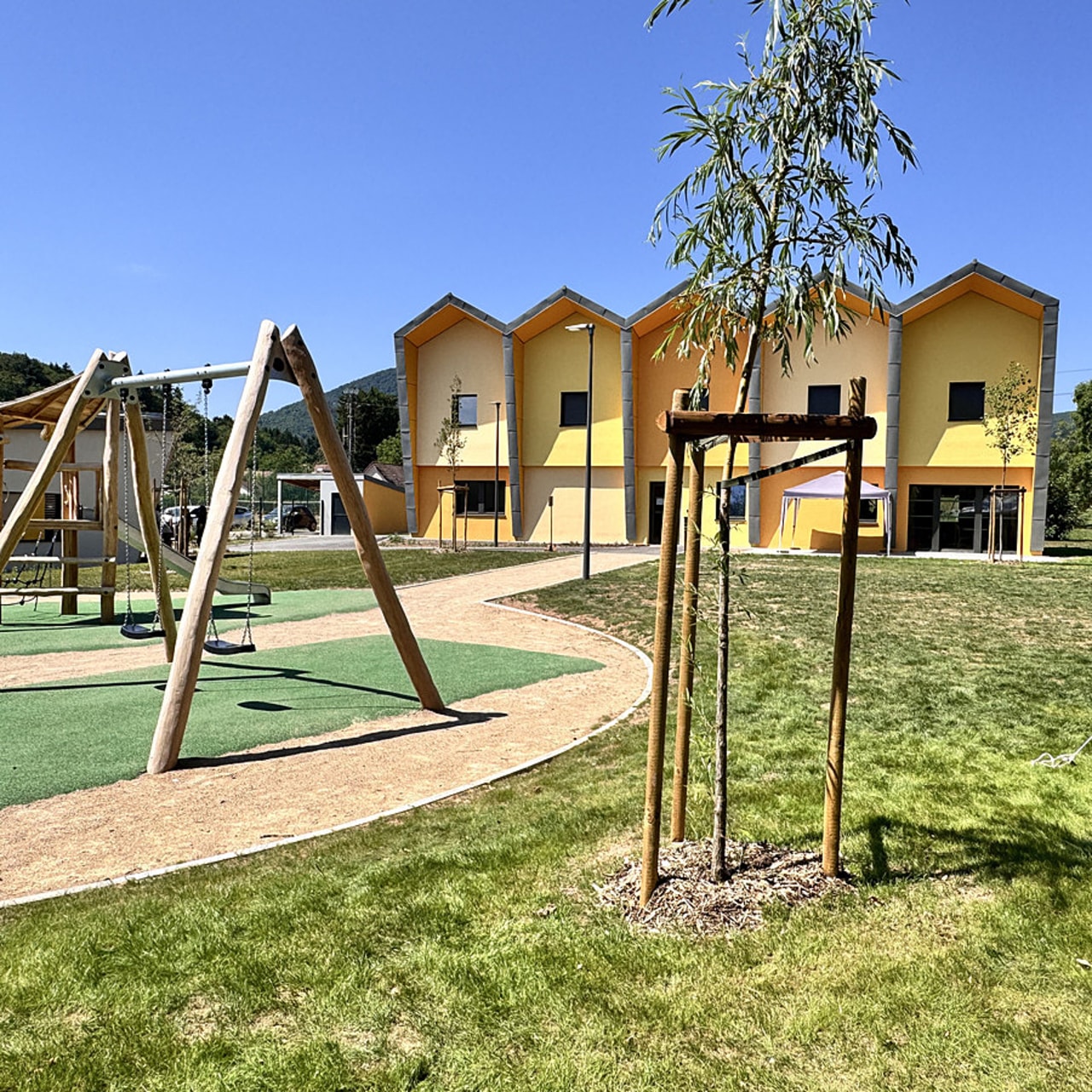 L'inauguration des nouveaux locaux signe la délocalisation de l'Institut Saint-Nicolas, historiquement implanté à Rougemont-le-Château depuis 1950. (Fondation Arc-en-ciel)