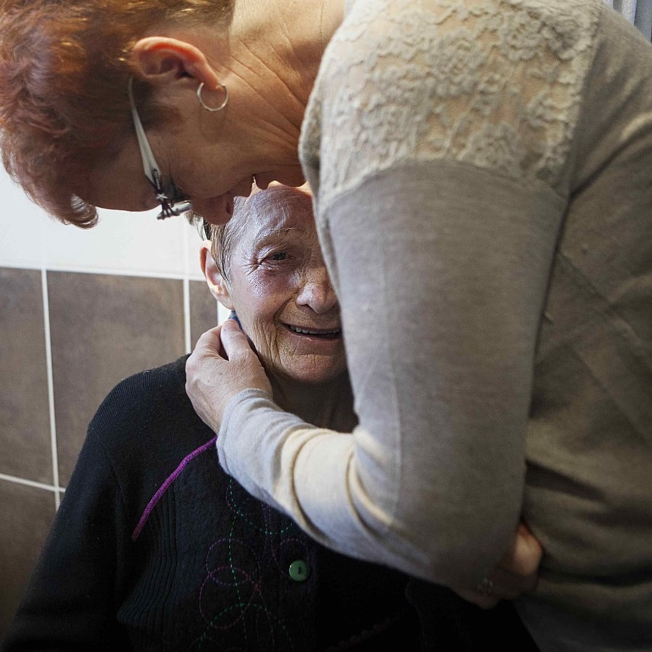 Interrogés par Opinionway pour Clariane, 70% des Européens affirment pouvoir s'appuyer sur leur famille pour accompagner leur vieillissement. (Amélie-Benoist/ Image Point FR/BSIP)