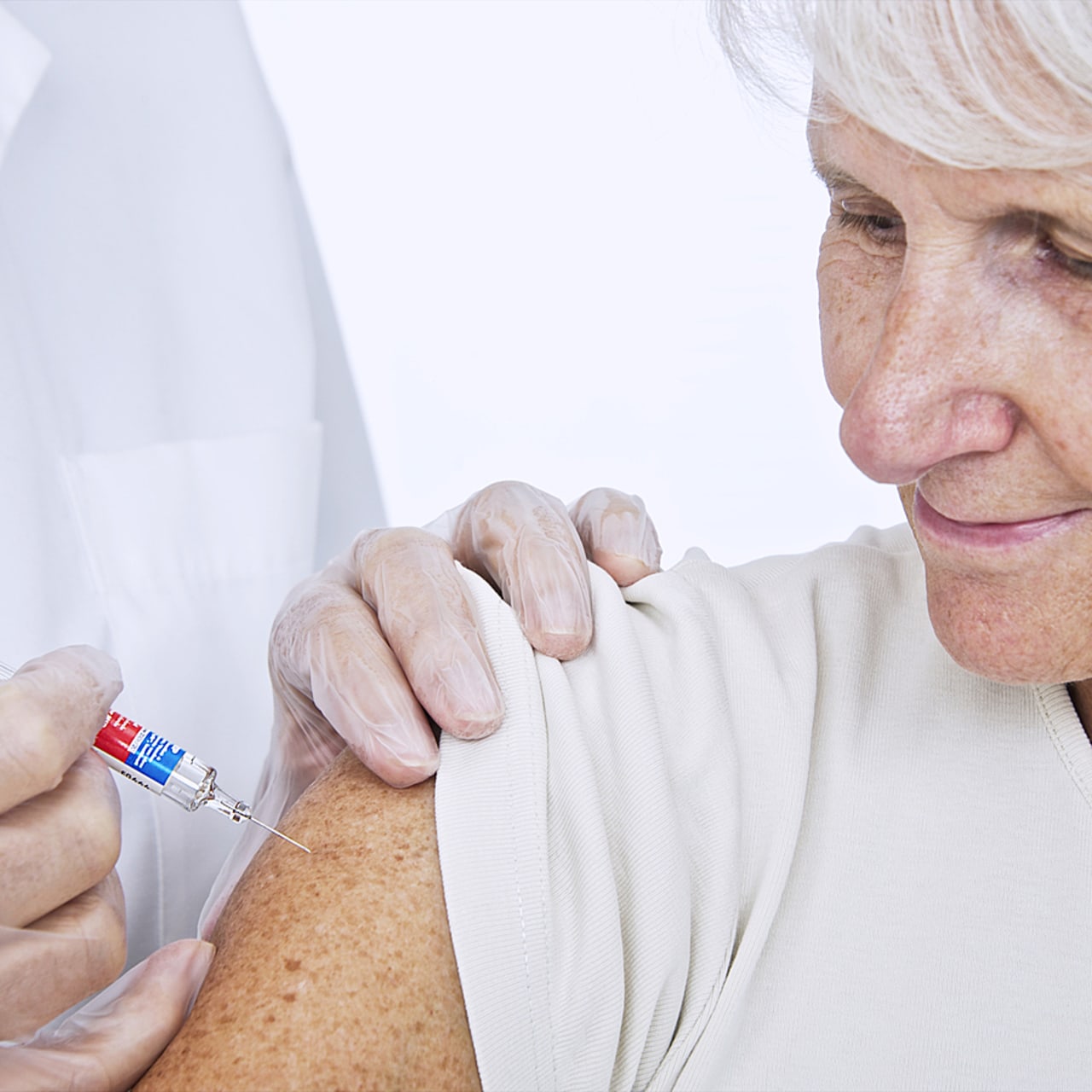 L'absence d'un carnet vaccinal numérique limite la connaissance du statut vaccinal d'un résident à son entrée en établissement. (May/BSIP)