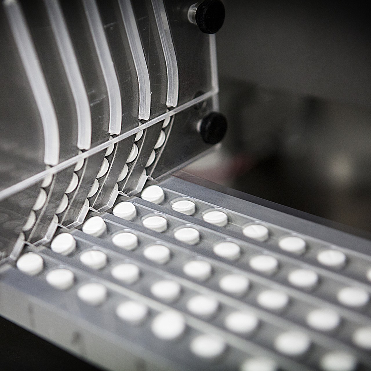 L'accord-cadre prévoit de cesser les baisses de prix après dix ans, pour pérenniser la disponibilité de produits matures. (Amélie Benoist/ Image Point FR/BSIP)