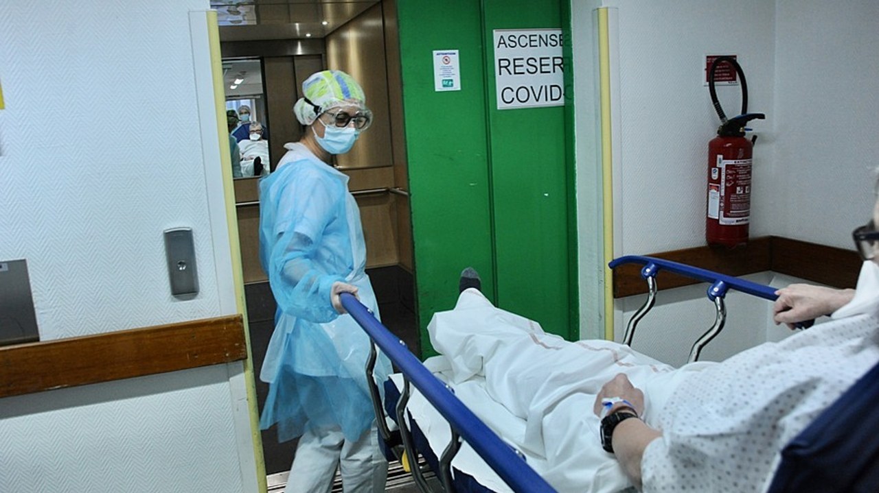 Oubliée les années Covid. En 2024, l'activité hospitalière a retrouvé son plein essor avec des séjours en hausse 4,6% dans les établissements publics de santé. Surtout, cette dynamique continue sur l'ambulatoire s'étend désormais aux nuitées. (Pascal Bachelet/BSIP)