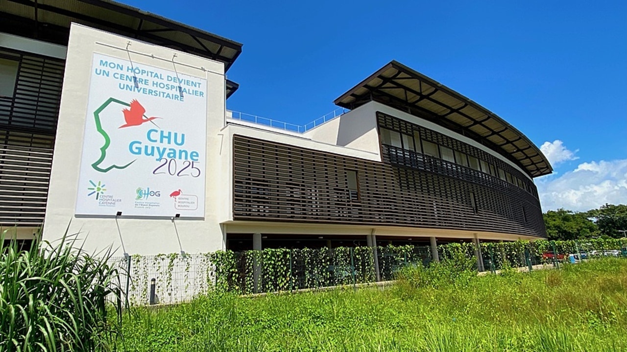 La fusion des établissements formant le CHU de Guyane doit lui permettre de passer un cap dans sa structuration organisationnelle et budgétaire et dans le développement des soins prodigués localement. Pour sa direction et l'ARS, pas question d'y voir une prise de pouvoir de Cayenne sur les autres sites. (Thomas Quéguiner/Hospimedia)