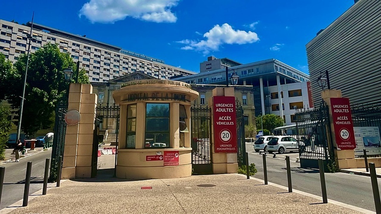 À Marseille, les urgences de la Timone sont particulièrement impliquées dans l'écoresponsabilité des soins, misant sur l'utilisation de cet outil pédagogique et ludique de sensibilisation à l'économie circulaire et à la réduction des déchets qu'est la roue des 5R. (Caroline Cordier/Hospimedia)
