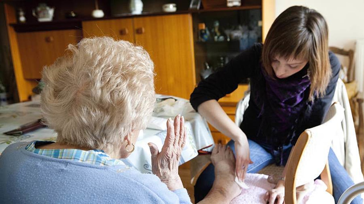 La coordination des interventions à domicile fait partie des mission inscrites dans le projet de texte. (Amélie Benoist/Image Point FR/BSIP)