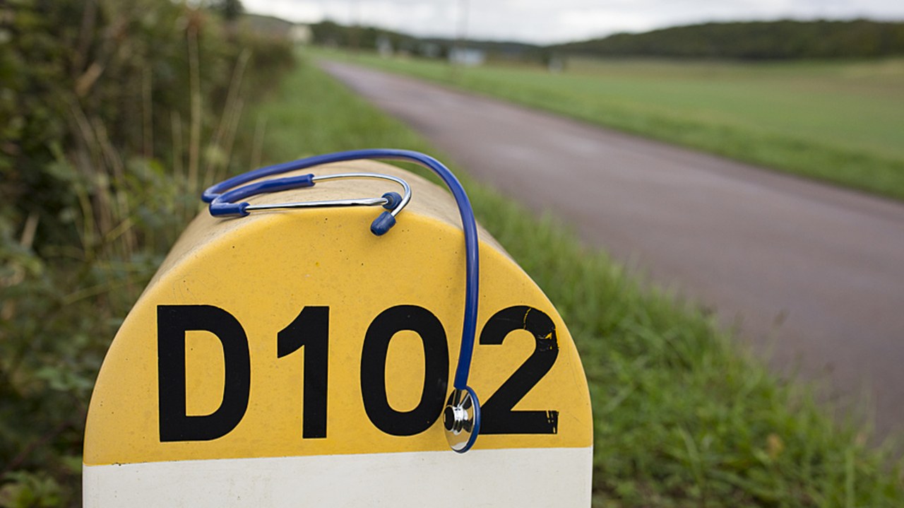 Face à l'urgence des déserts médicaux, les sénateurs préconisent la mise en place d'un conventionnement sélectif temporaire. (S.Caillet/BSIP)