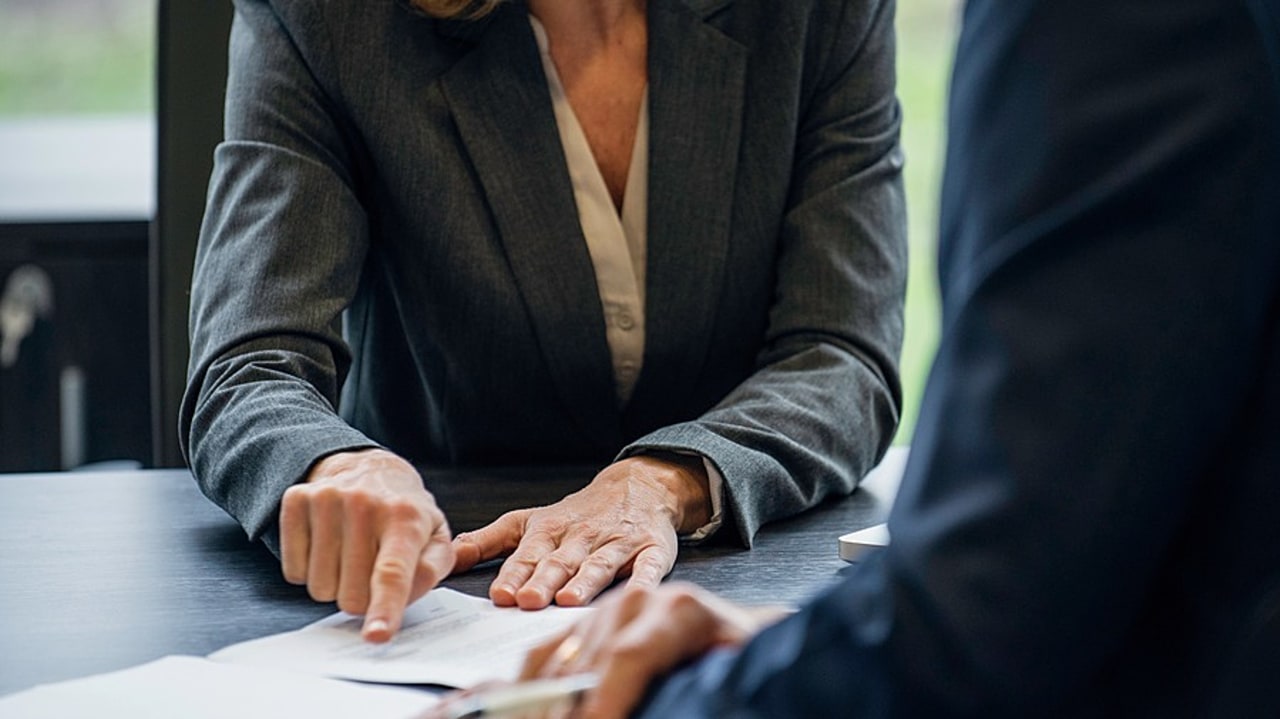 Malgré un taux à 40% en 2021 pour 129 directeurs d'hôpital promouvables depuis la classe normale, seuls 35 d'entre-eux ont pu finalement accéder à la hors classe, ce qui fixe le taux effectif plus proche des 27%. (AltoPress/PhotoAlto/BSIP)