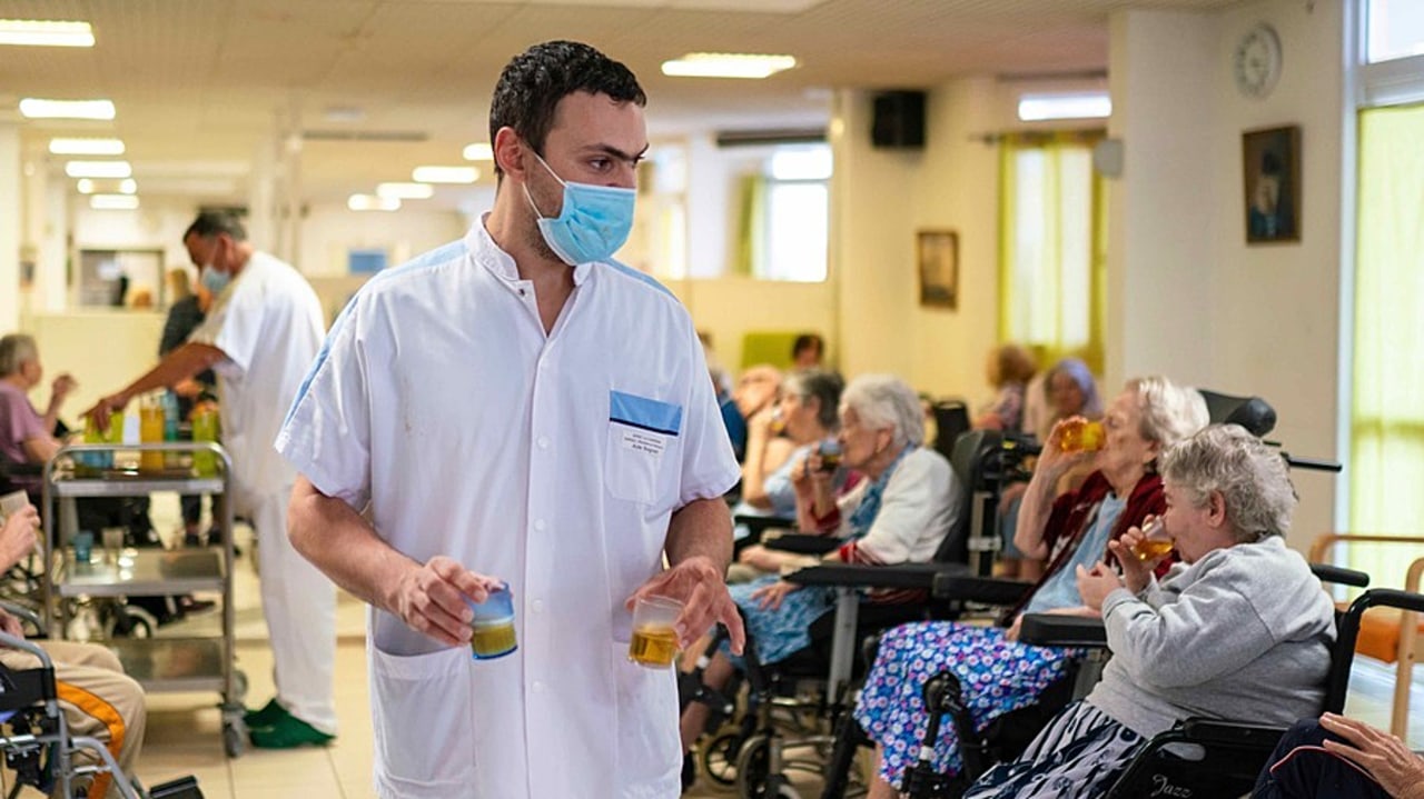 Les modalités de la campagne de contrôle en Ehpad arrivent au compte-goutte. (Morcillo/BSIP)