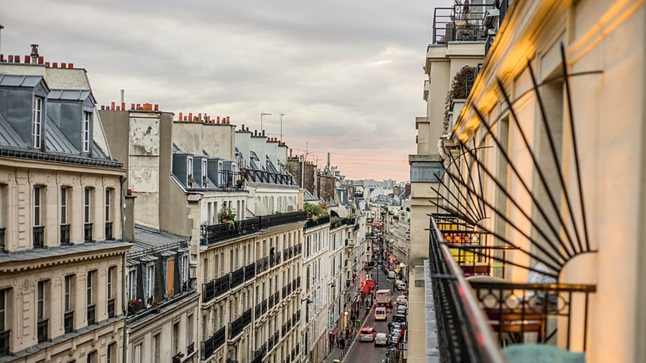 Le divergence d'analyse touche l'AP-HP mais pourrait très bien concerner d'autres hôpitaux. Pour attirer des agents, le CHU propose une offre de logements à loyer minoré. La chambre régionale des comptes y voit un avantage en nature. Or une telle déclaration ne peut qu'annuler l'effet d'attractivité d'une telle mesure. (Image Source/BSIP)