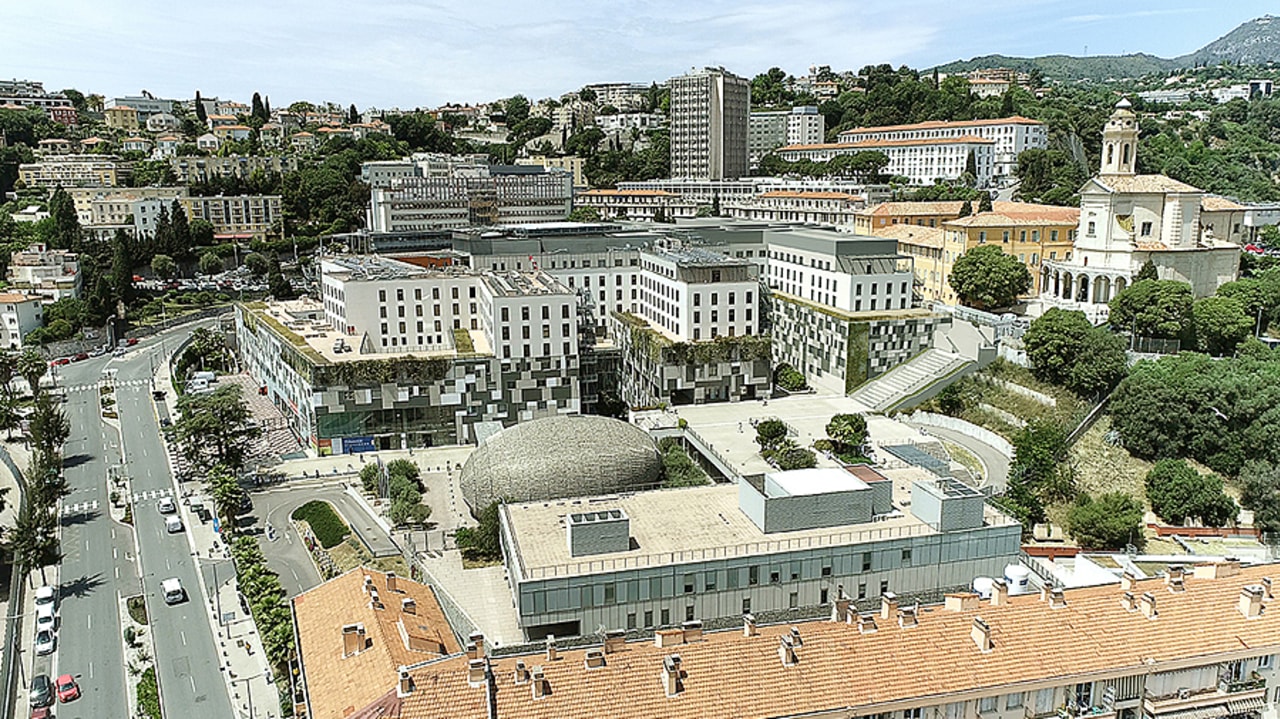 Il est nécessaire que le nouveau directeur du CHU de Nice soit un médecin, plaide le député LR des Alpes-Maritimes Éric Ciotti. (CHU de Nice)    