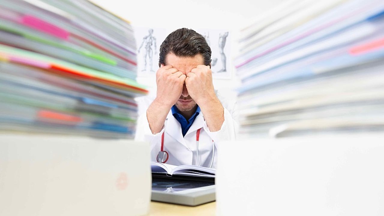 Les statistiques sur les suicides des soignants sont connues de longue date mais la problématique reste toujours taboue. (Collanges/Image point FR/BSIP)