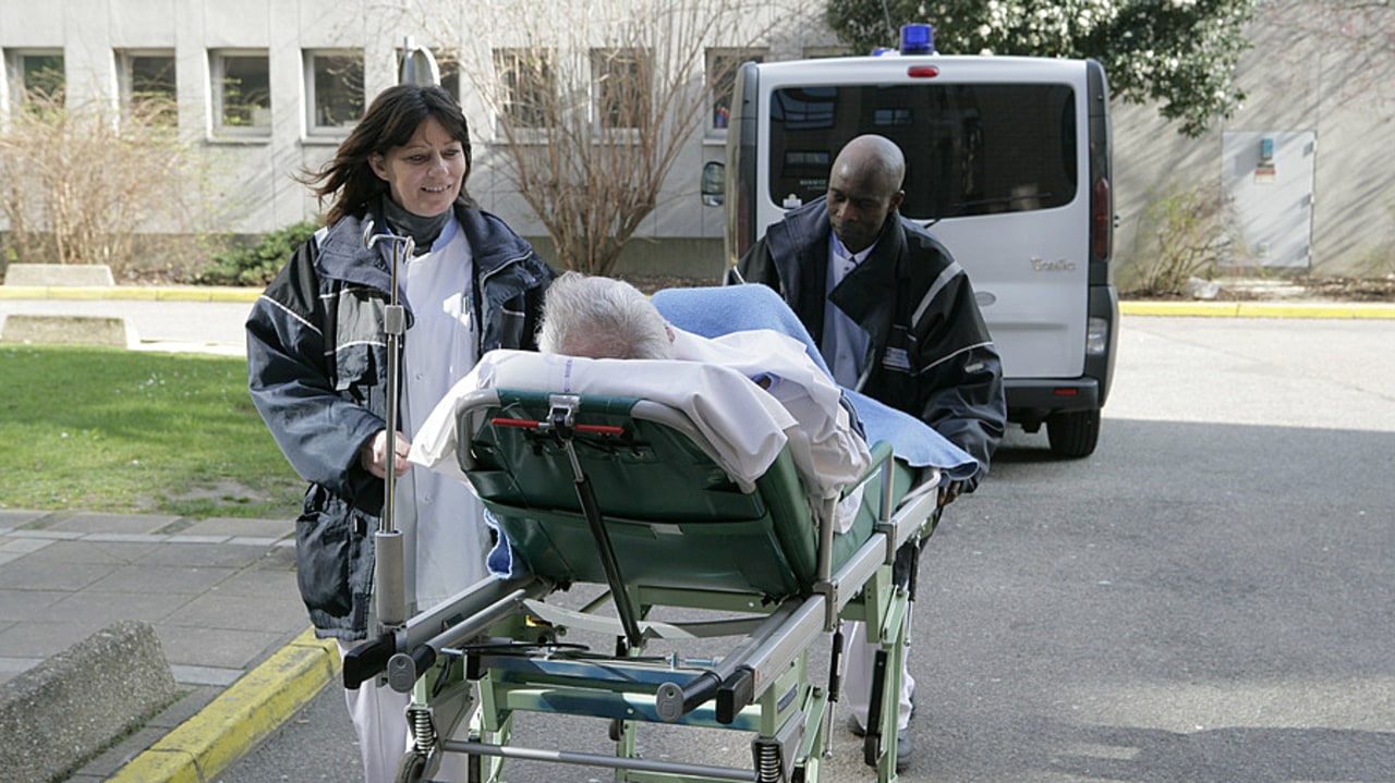 Les ambulanciers intègrent la filière soignante mais, pour la profession, cette évolution en appelle d'autres. (Chassenet/BSIP)