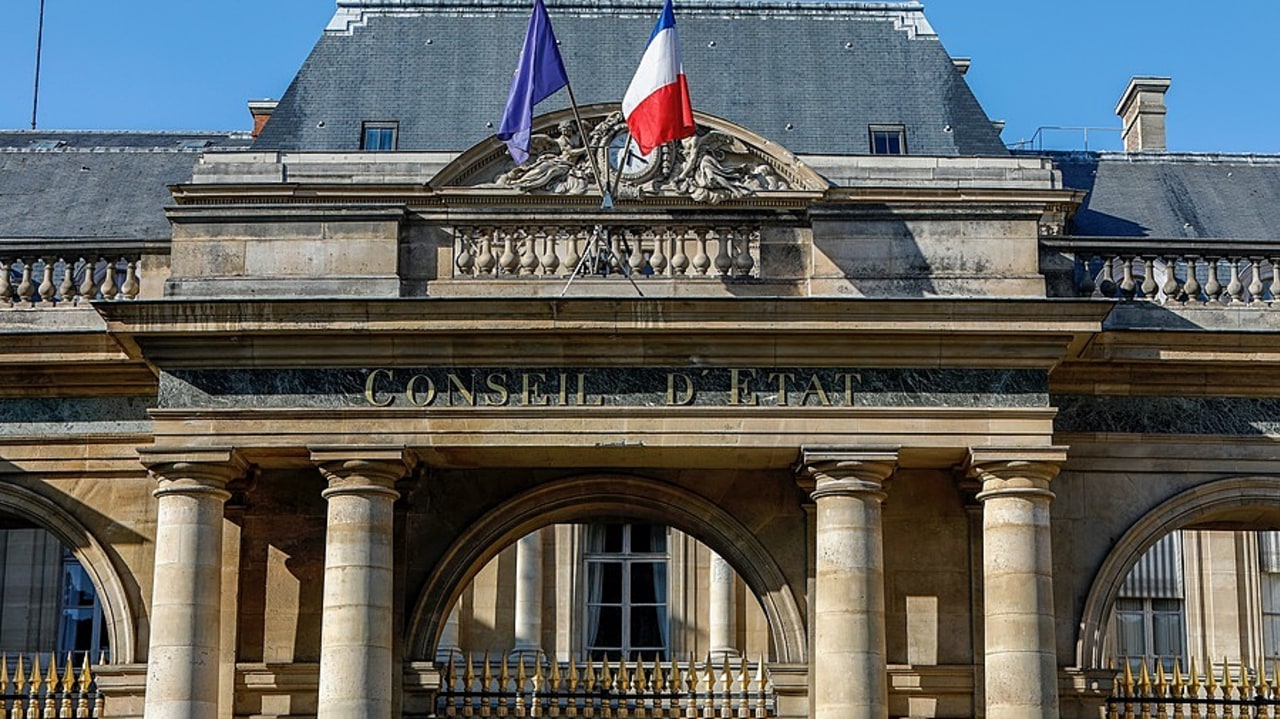 La publication d'un décret en Conseil d'État est annoncée pour le printemps 2023, soit un an et demi après l'application effective de la réforme. (Godong/BSIP)