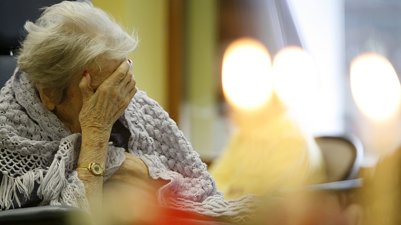La prise en charge des maltraitances commises sur des personnes adultes vulnérables nécessite la mise en place d'une stratégie dédiée afin de mieux les identifier. (Deloche/BSIP)