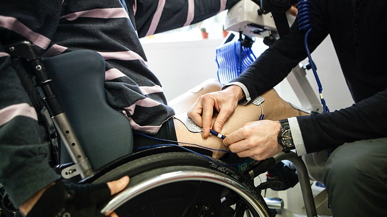 Le conseil scientifique de la CNSA appelle à favoriser la participation des usagers à toutes les étapes de développement des innovations technologiques. (Amélie Benoist/Image Point FR/BSIP)