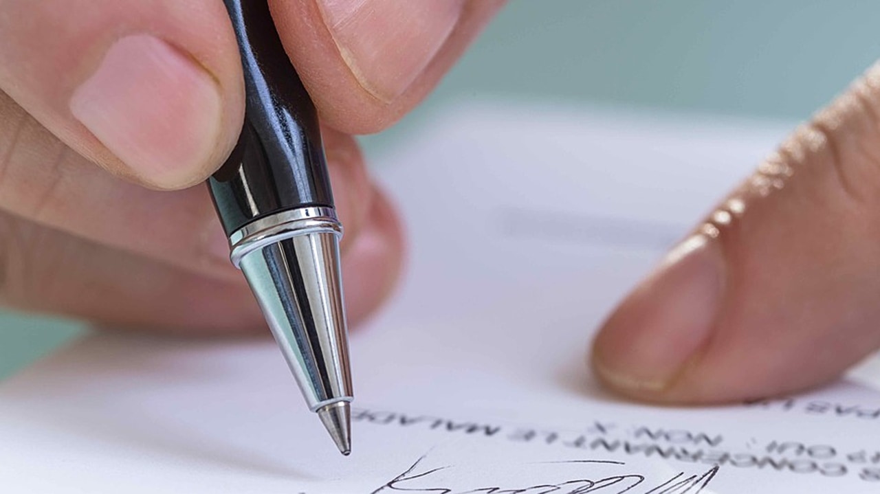 L'infirmier est autorisé à prendre en charge la prévention et le traitement de plaies ainsi qu'à prescrire des examens complémentaires et des produits de santé. (Chassenet/BSIP)